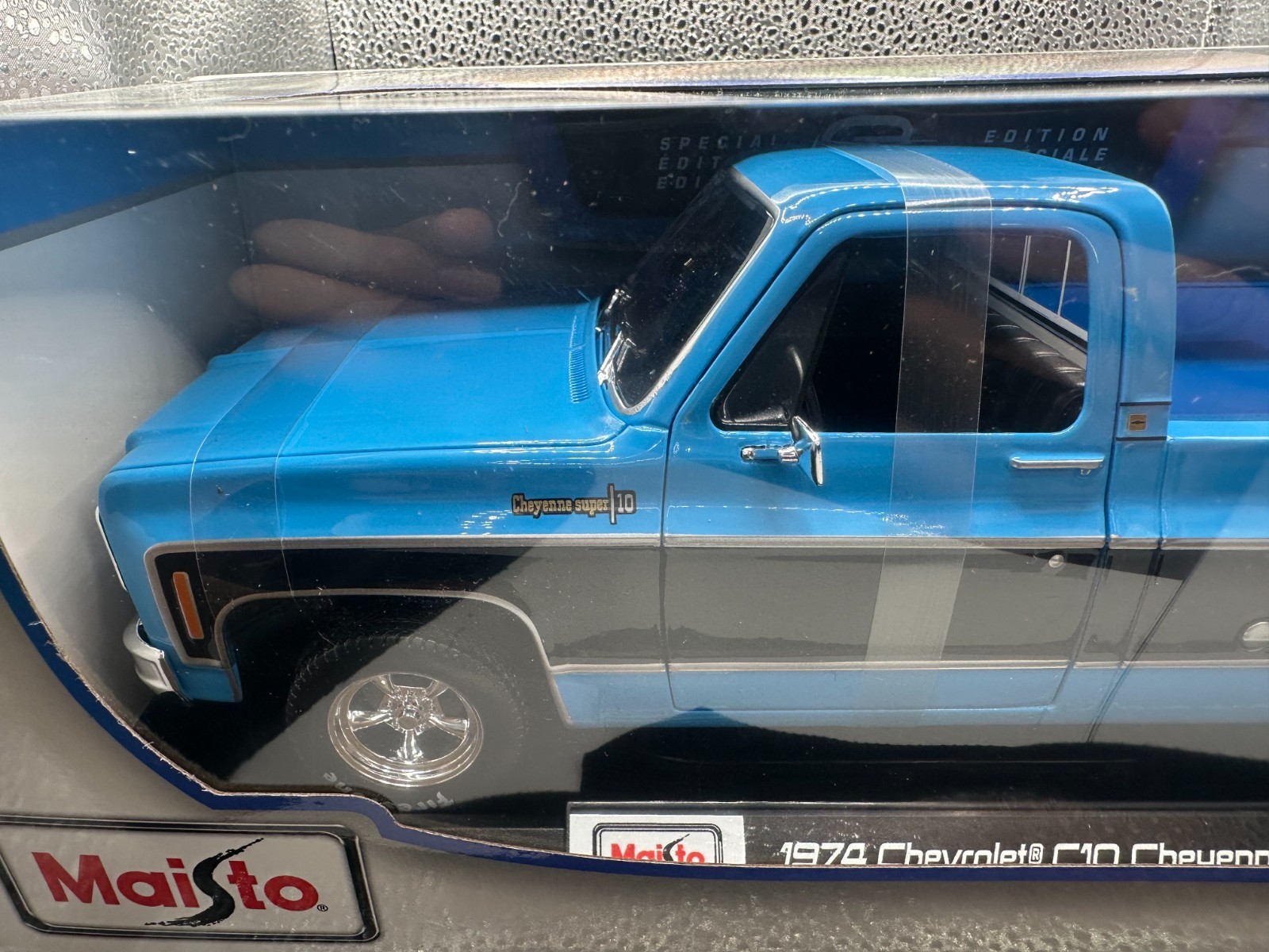Maisto 1:18 1974 Chevrolet C10 Cheyenne Super Pickup Truck Blue Black Stripe New