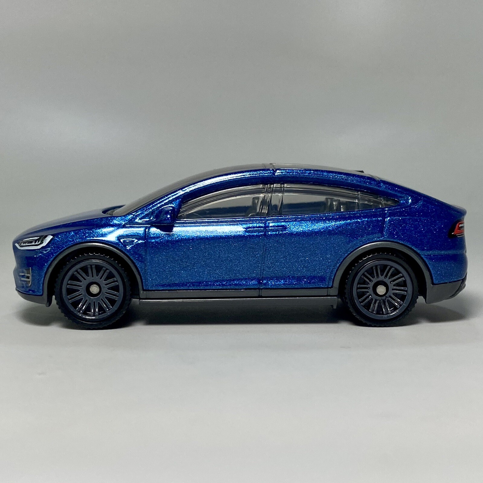 2020 Tesla Model X Blue 1:64 Scale Diecast Diorama Model Car #53