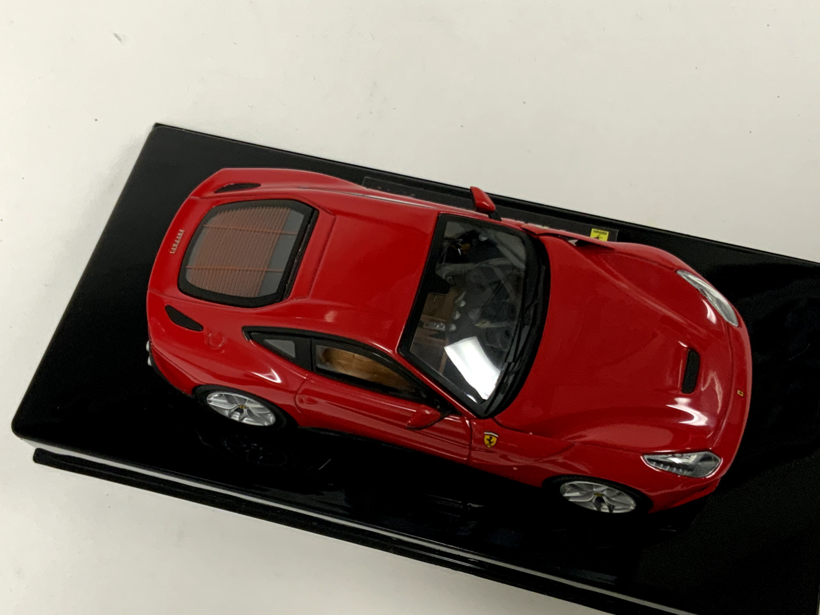1/43 Mattell Hot Wheels Elite Ferrari F12 Berlinetta in rosso Corsa Red CF22
