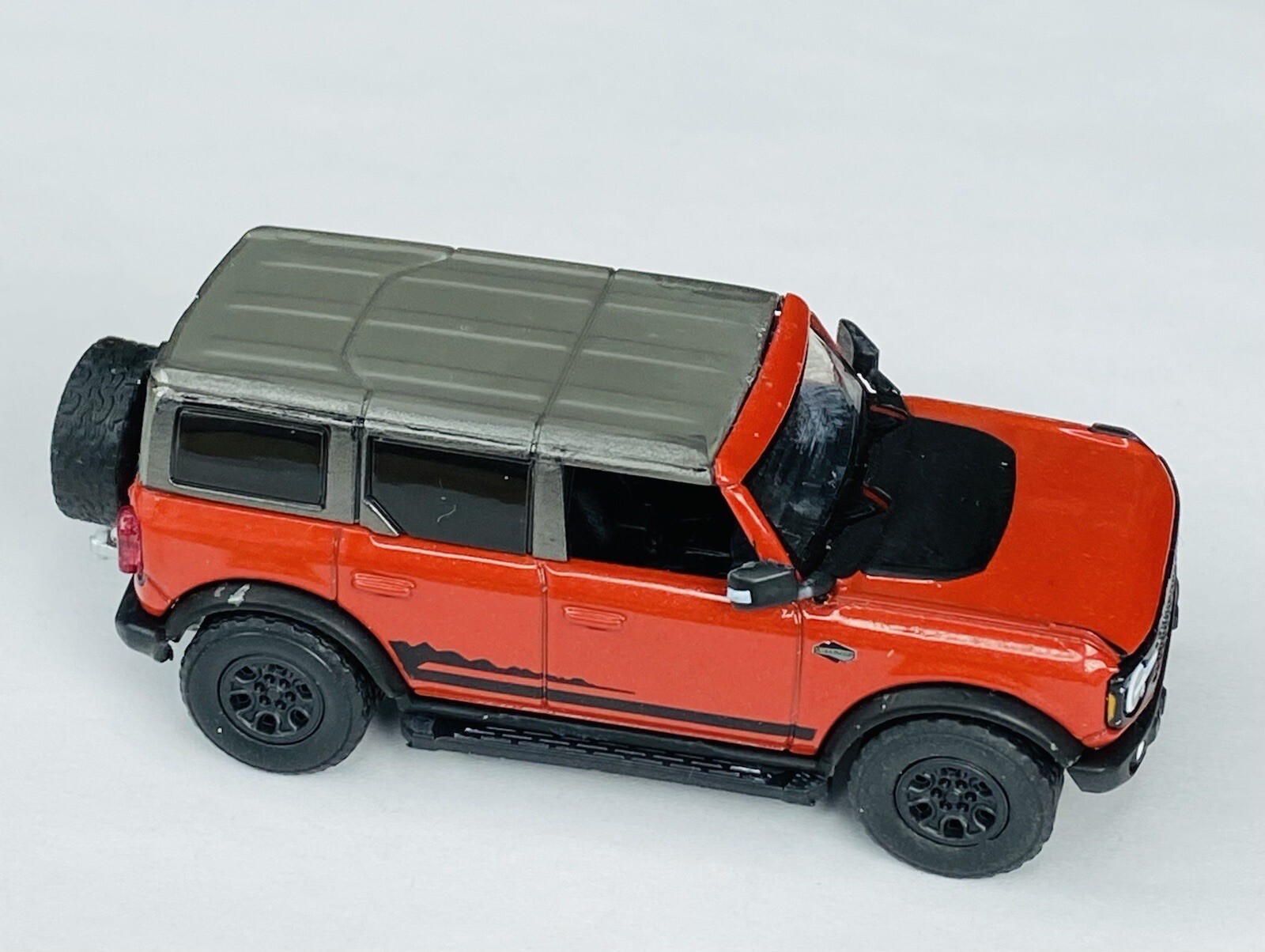 Red Orange 2021 Ford Bronco Wildtrack 4D 4×4 Truck SUV Greenlight 1/64 Off-road