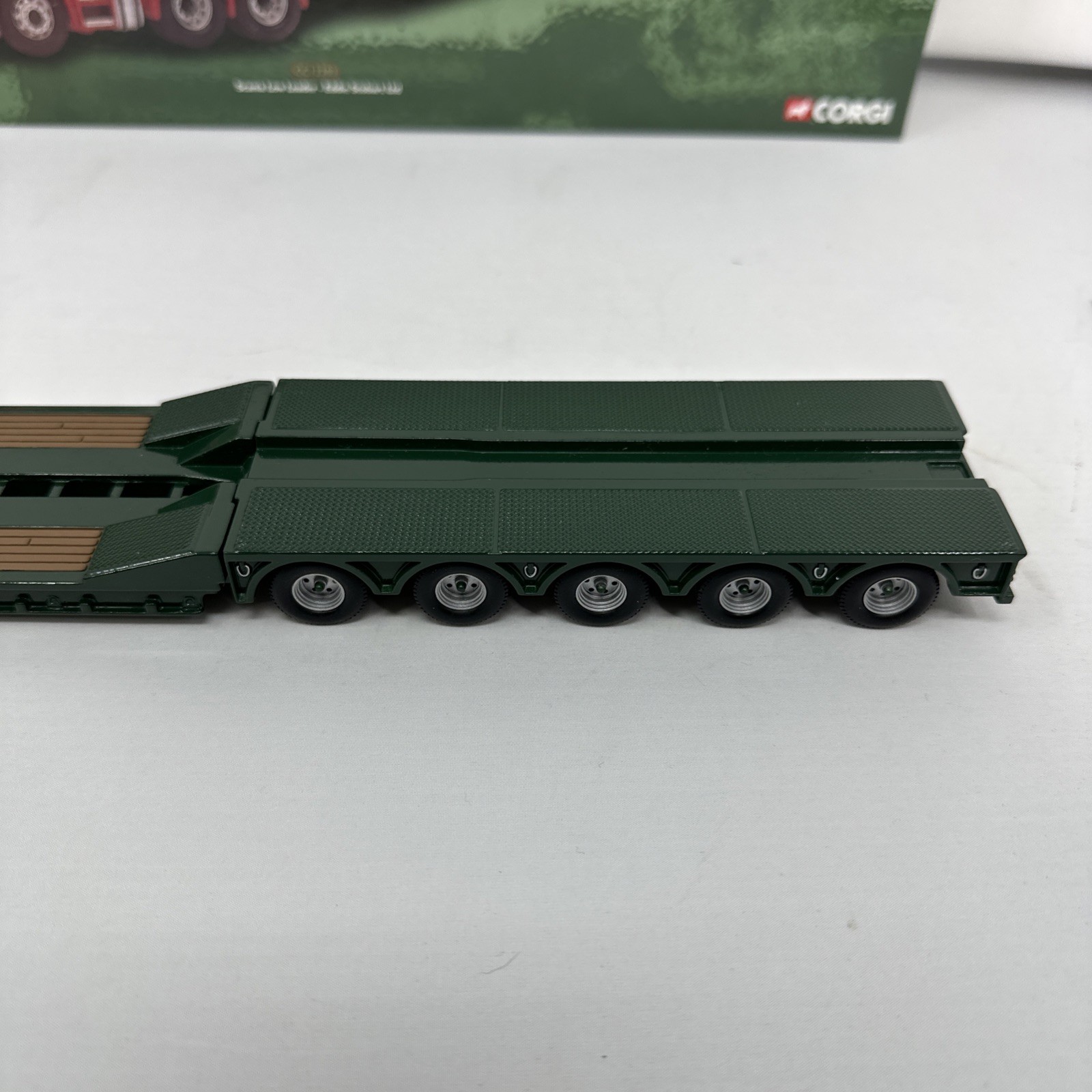 CORGI CLASSICS EDDIE STOBART SCANIA 4 SERIES LOW LOADER TRUCK MODEL CC12203 1:50