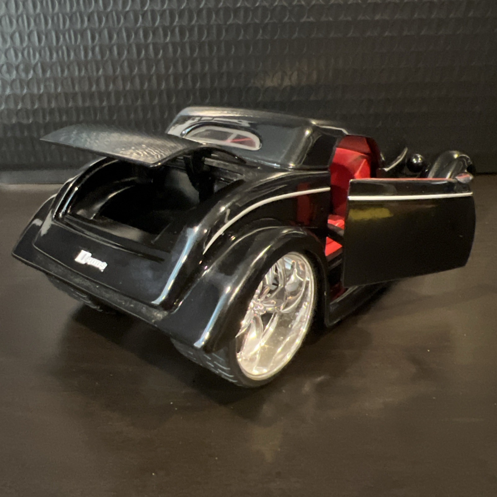 Vintage Jada Toys 2005 D-Rods 1933 Ford Coupe Lowrider Suicide Doors 1:24 Clean