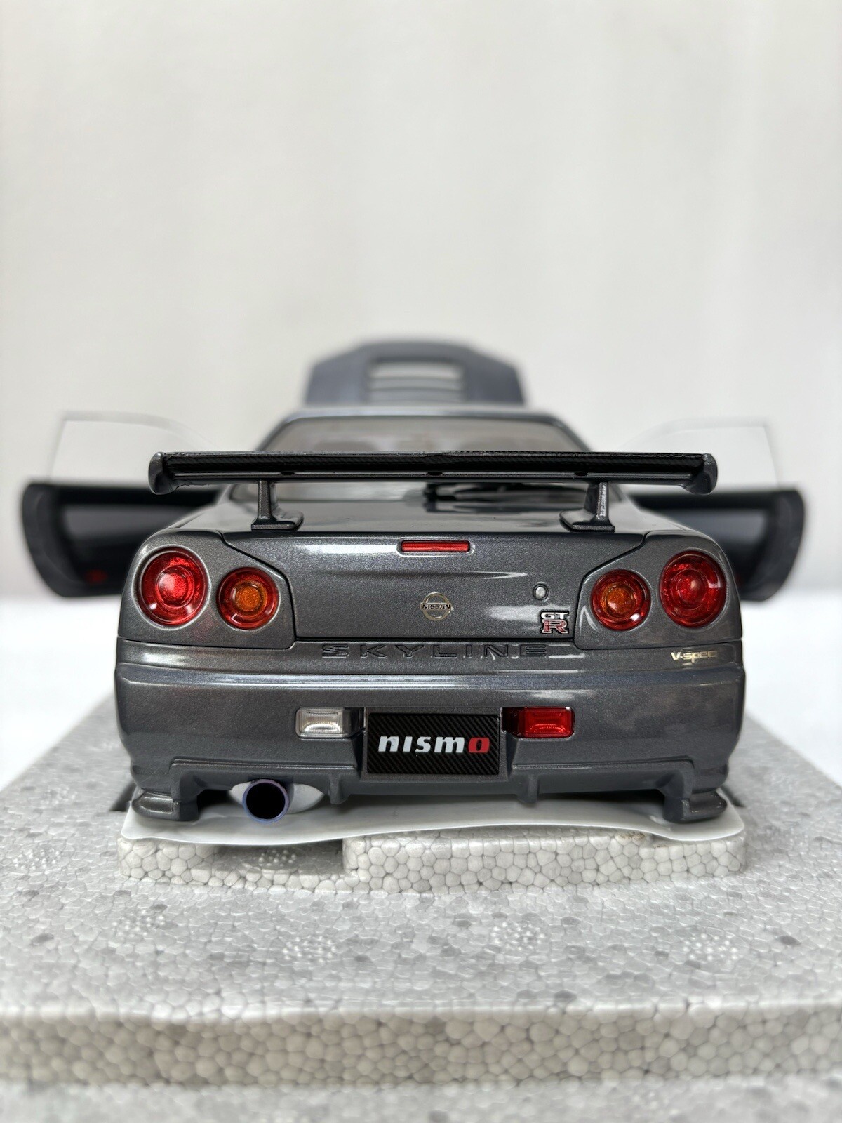 1/18 MotorHelix Nissan Skyline R34 GT-R Nismo Z-tune Gun Metallic Gray Diecast