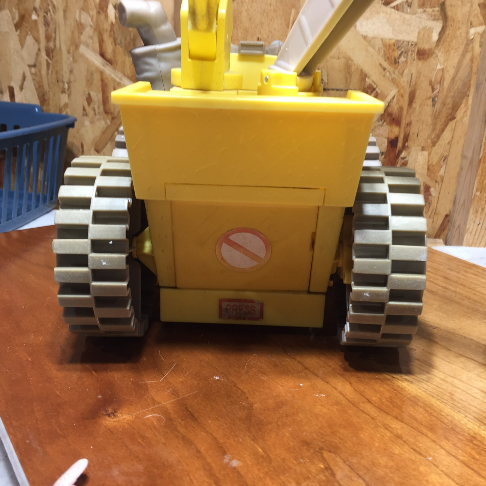 Disney Pixar Cars Screamin Banshee Junkyard Excavator 2008 ELECTRONICS BROKEN