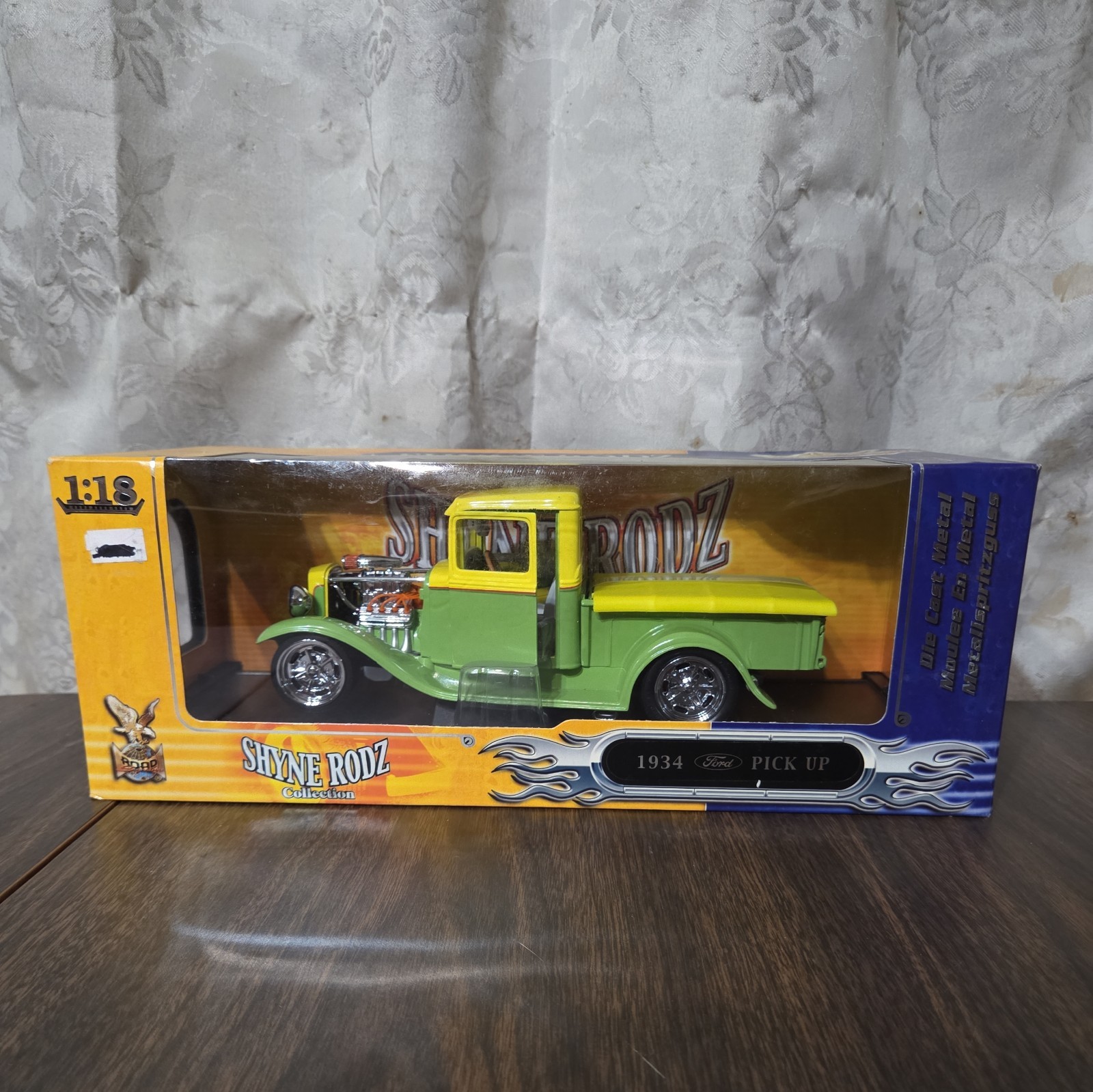 SHYNE RODZ 1934 FORD PICKUP , TWO TONE YELLOW/GREEN , DIECAST 1/18