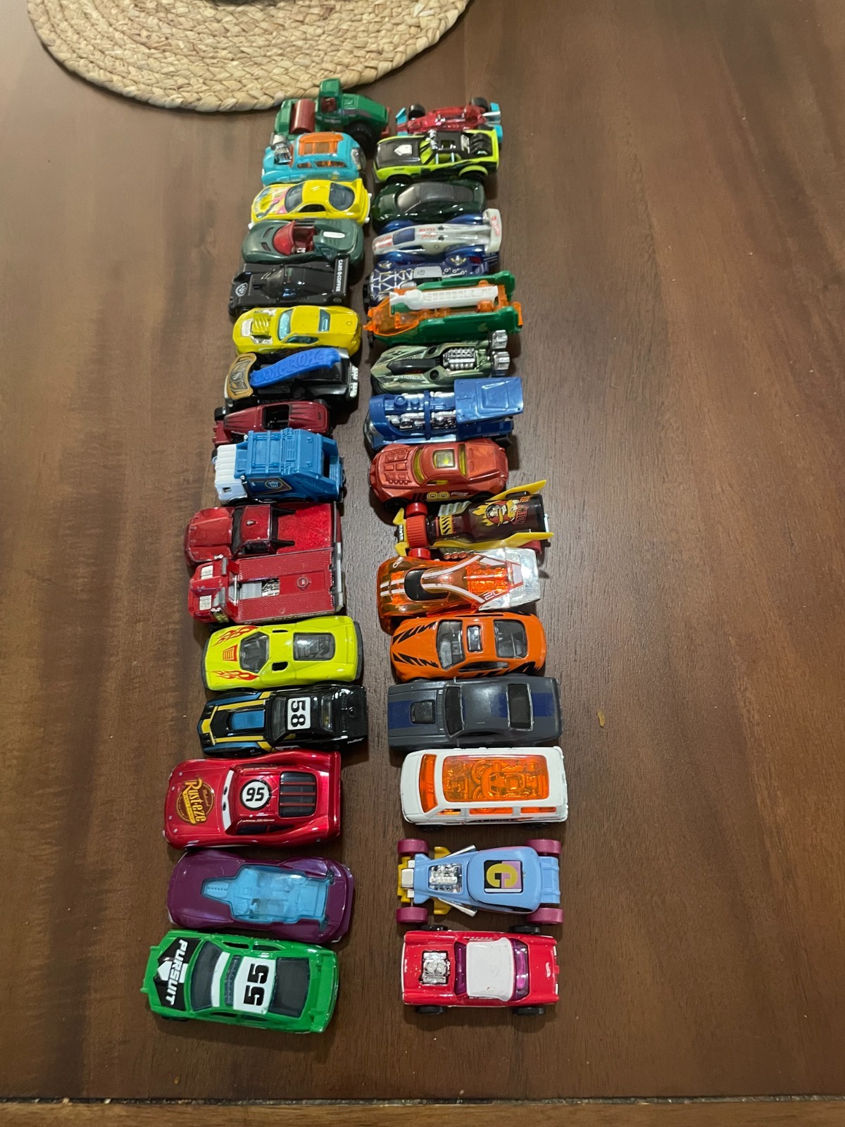 Hot Wheels Car Lot – Multi Brand and Color