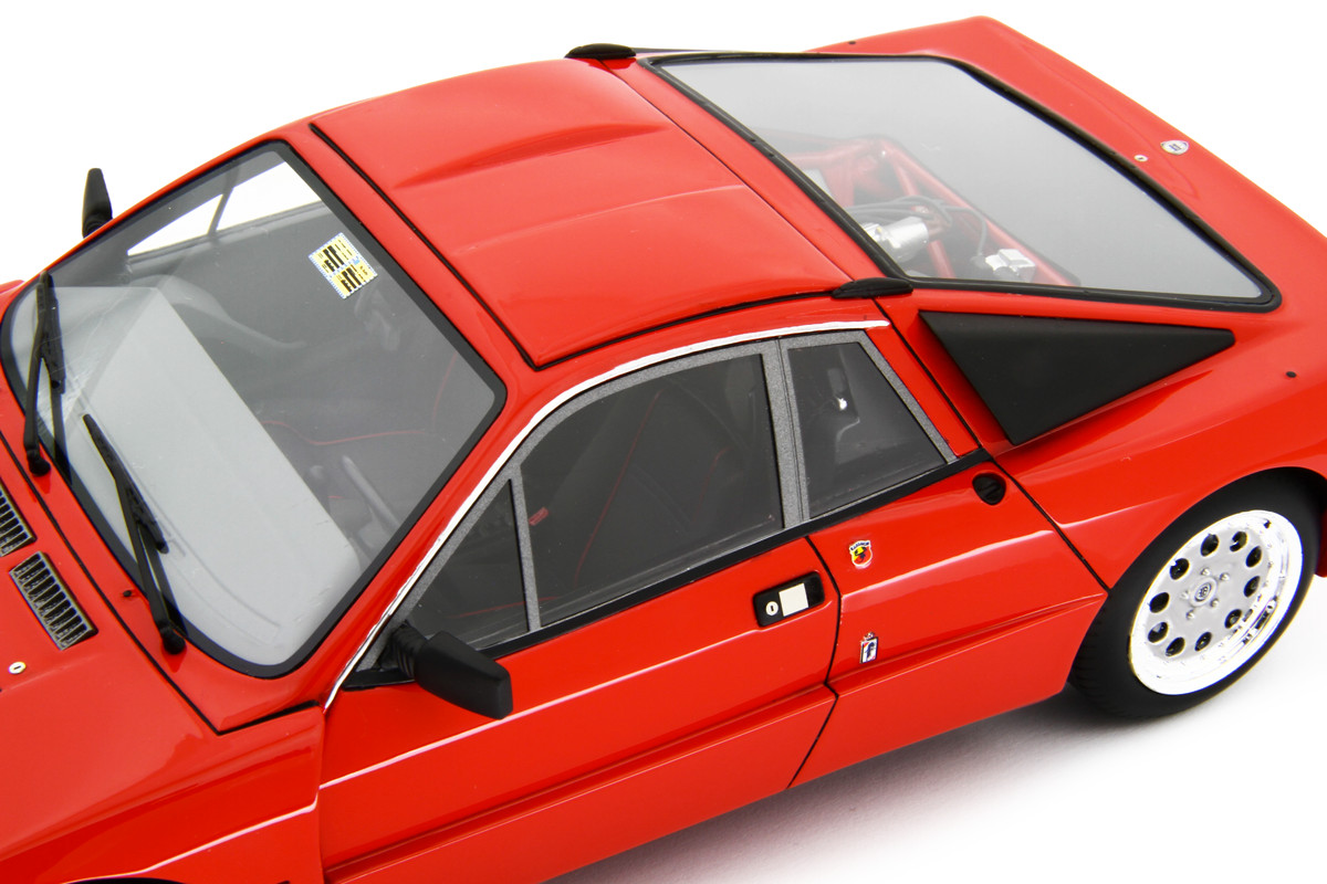 LAUDORACING-MODELS 1:18 Lancia 037 Rally Stradale 1982 LM185A