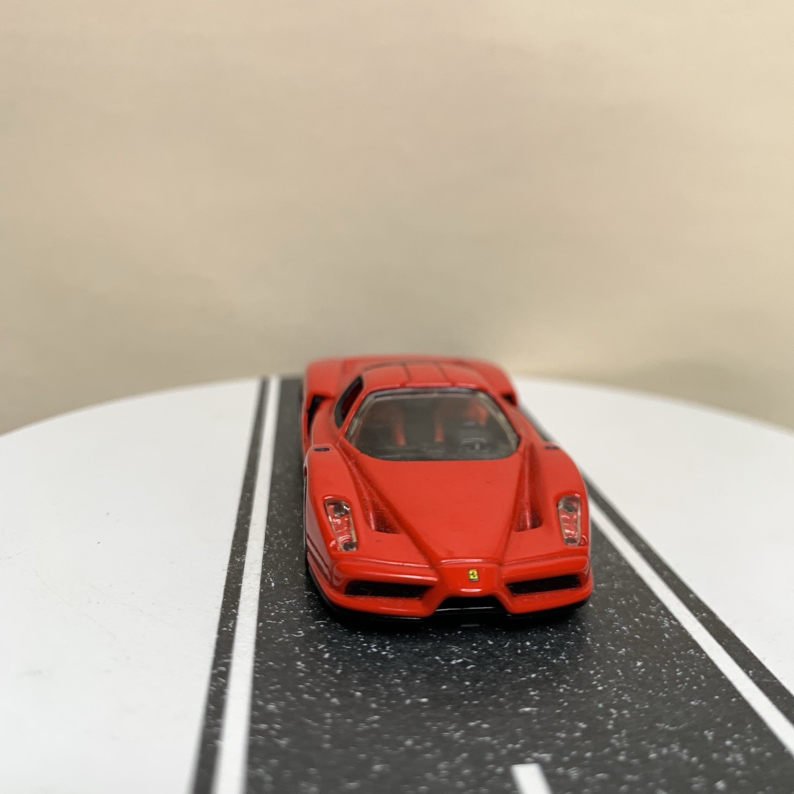 2005 Hot Wheels 100% Oil Can Showcase Series 2003 Ferrari Enzo Red 1:64 Scale NM