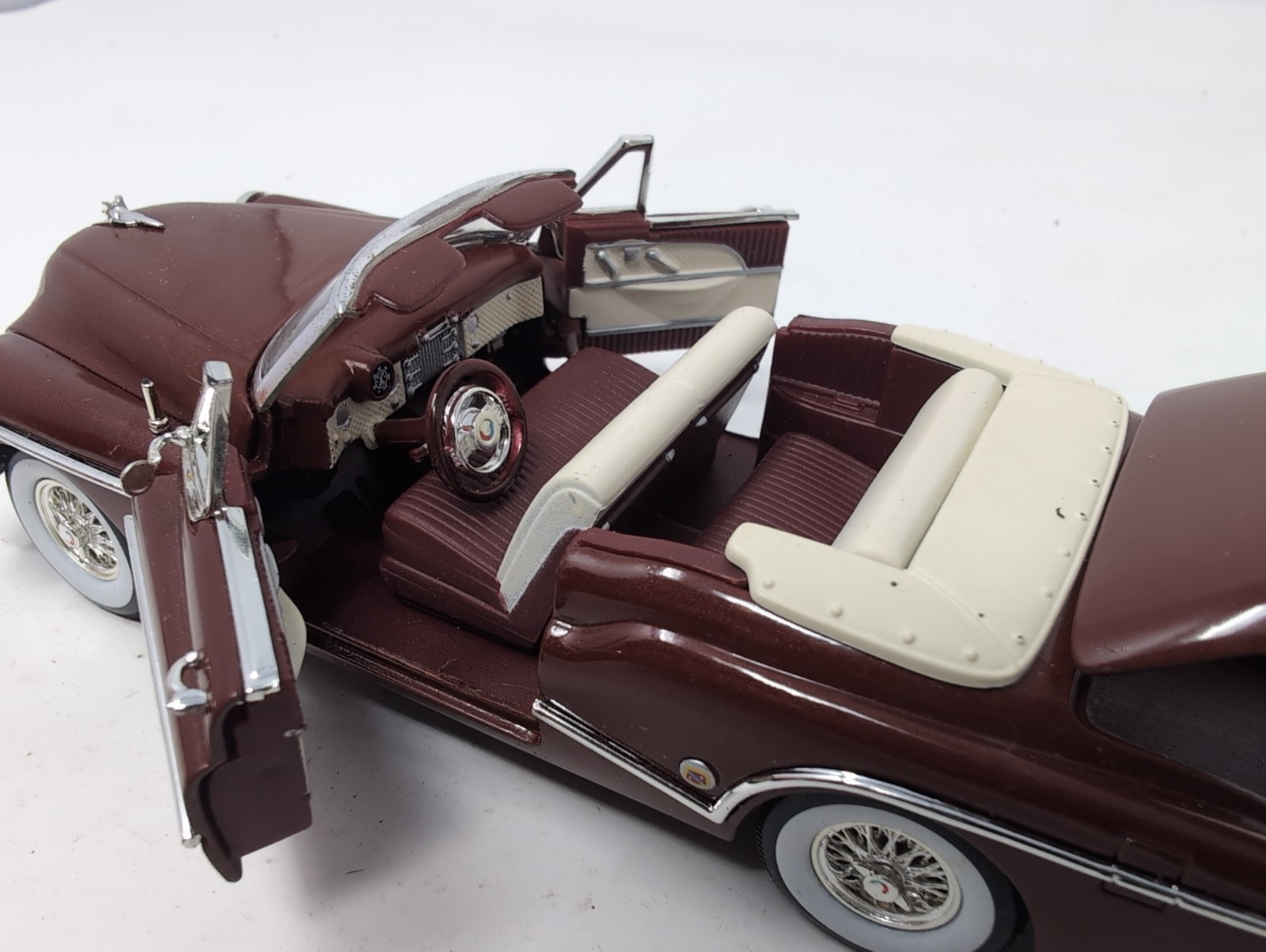 Signature Models 1953 Buick Skylark Convertible Burgundy 1:32 Diecast Car Loose