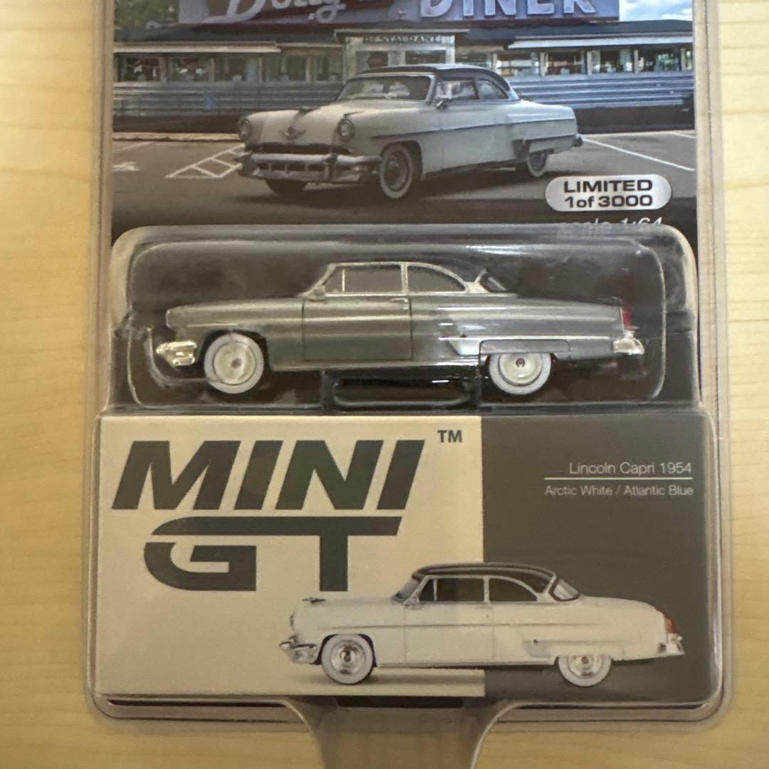 MINI GT Lincoln Capri 1954 Chase