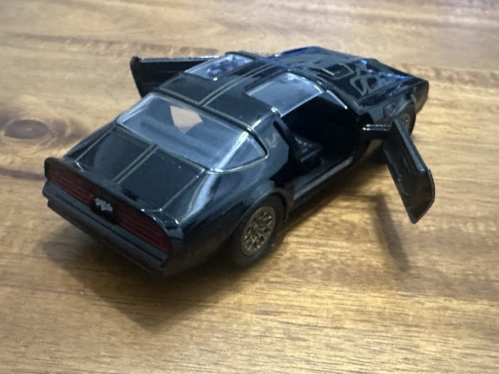 NEW Jada Toys 31061 Smokey & the Bandit 1977 PONTIAC FIREBIRD 1:32 DieCast Car