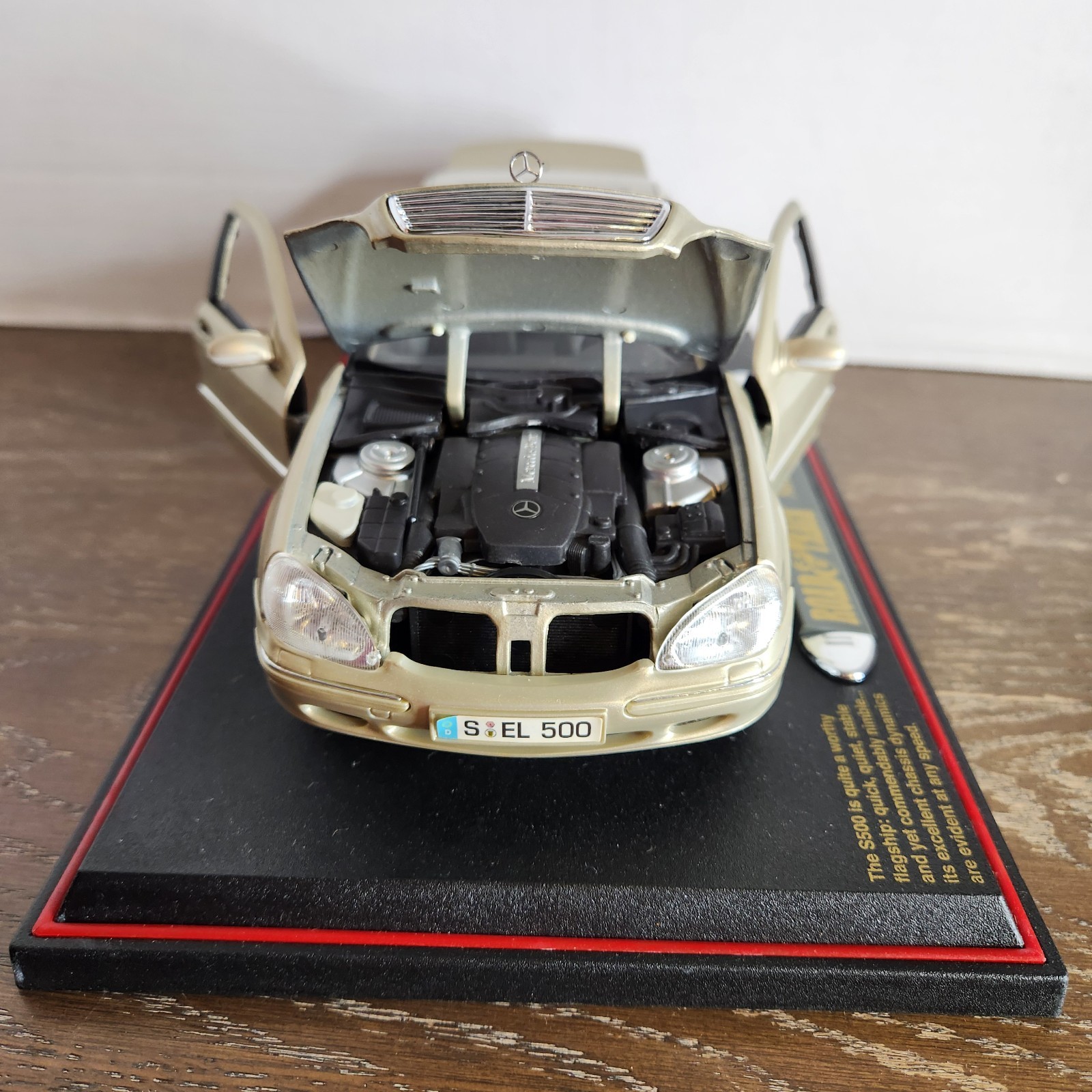 Road&Track Light Gold Mercedes-Benz S-Class 1:18 Diecast Car With Stand & Box