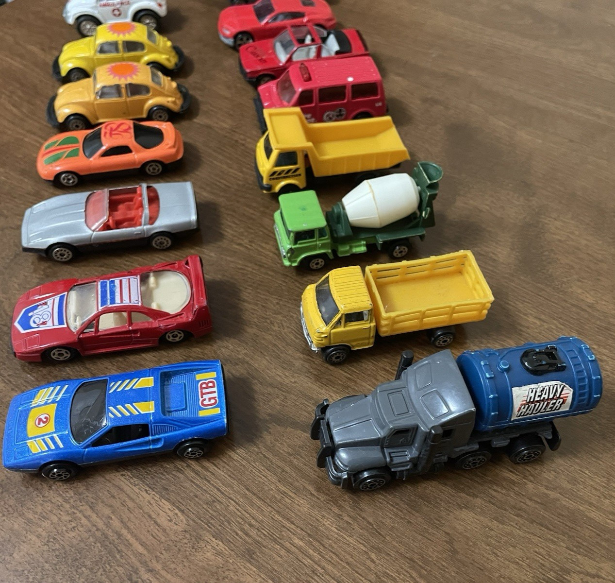 Vintage Unbranded 1/64 Diecast & Plastic Car Lot Of 16 Vehicles Used