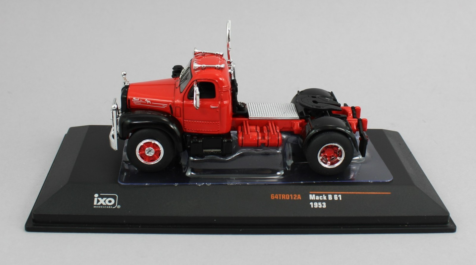 1:64 IXO Models *RED & BLACK* 1953 MACK B61 Semi Truck *NIB*