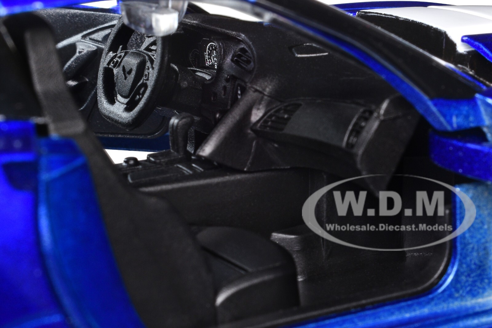 2019 CHEVROLET CORVETTE ZR1 BLUE 1/24 DIECAST MODEL CAR BY MOTORMAX 79356