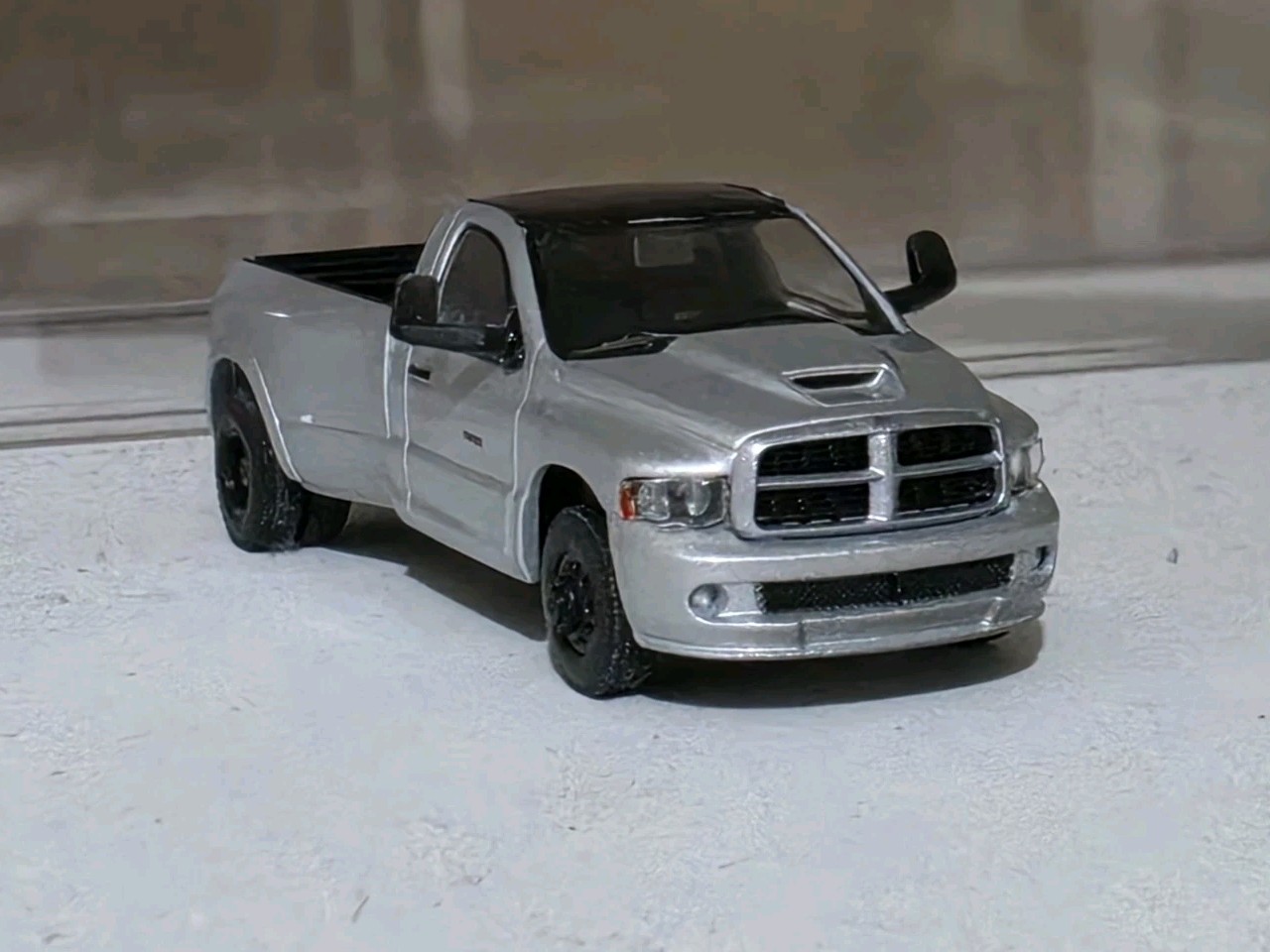 CUSTOM 2003 DODGE RAM DUALLY PICKUP SILVER 1/64 DIECAST