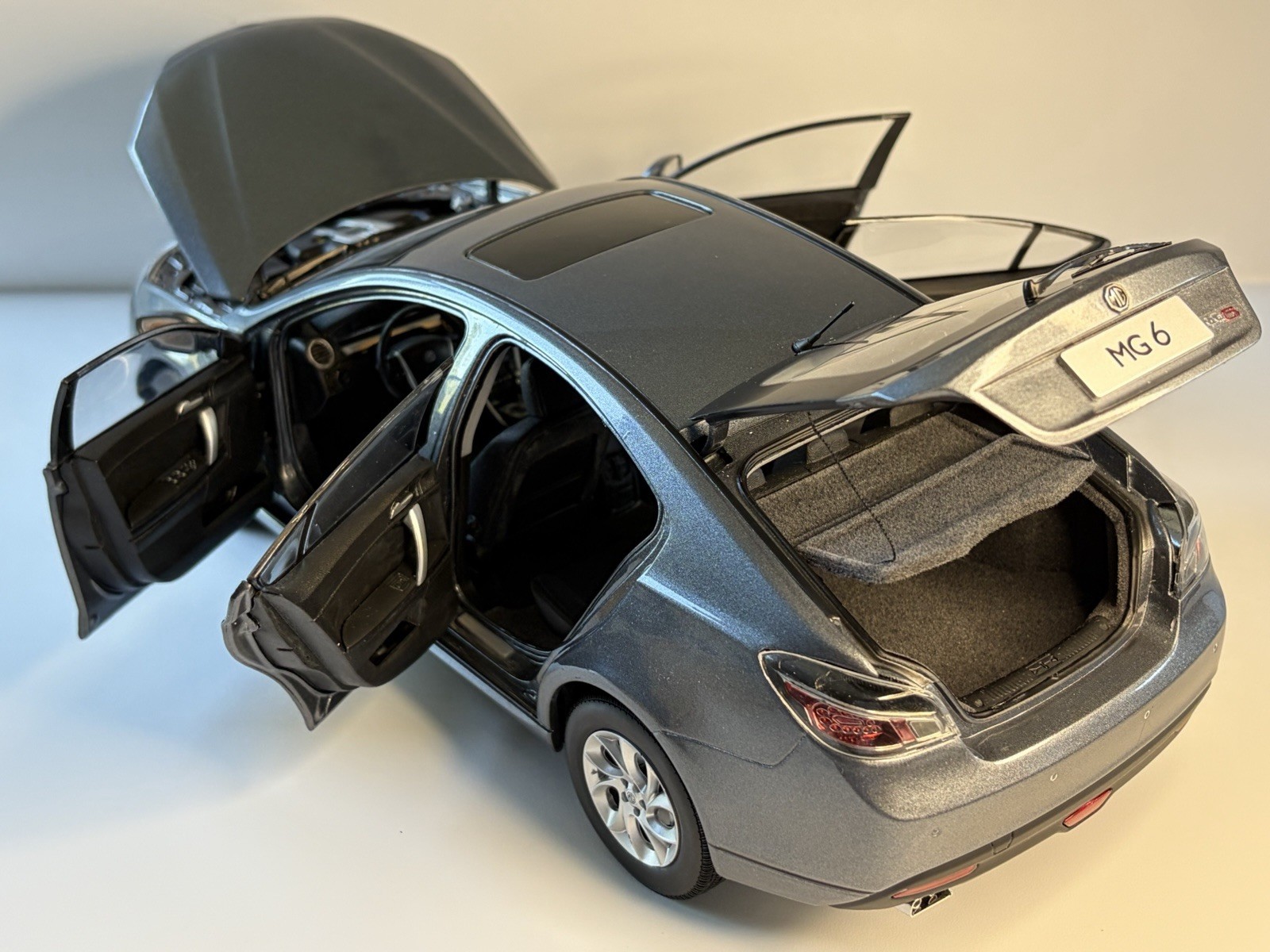 Rare Saic Motors 1:18 Dealer Edition MG 6 In Gunmetal Grey Boxed