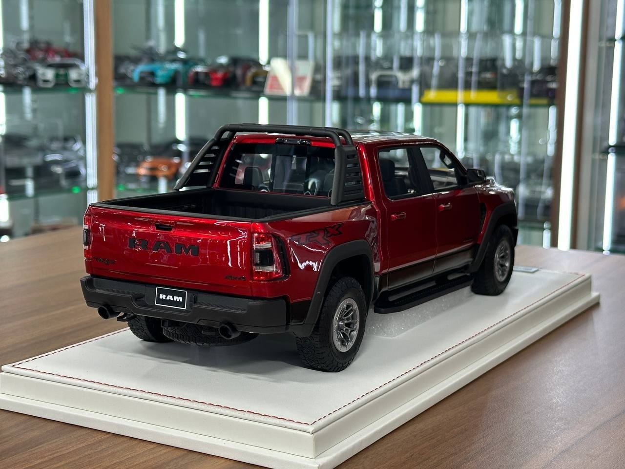 Dodge Ram TRX 1500 by Diamand Cherry Red – Ltd. Collector Car[1:18 Resin 70 pcs]