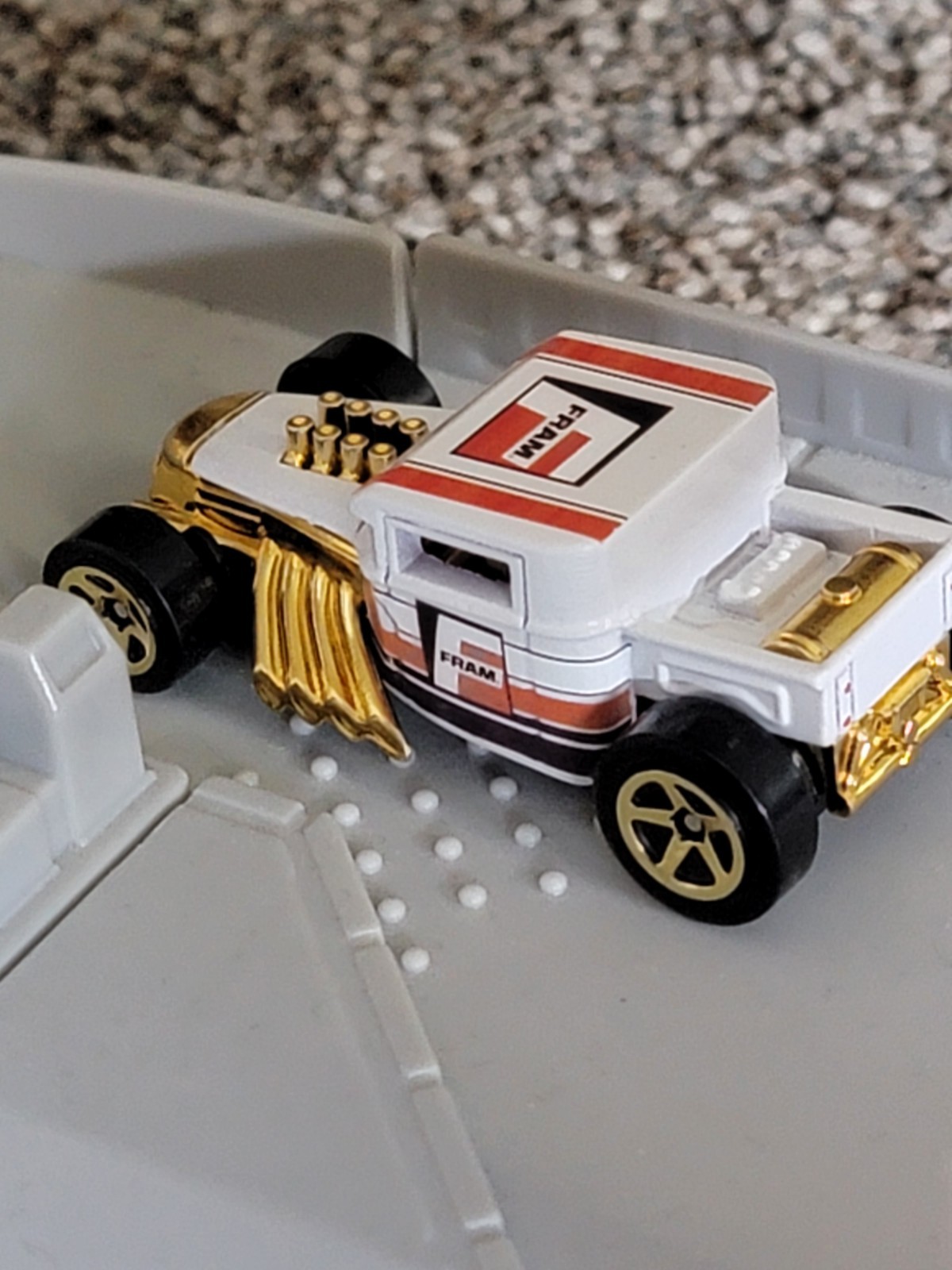 Hot Wheels CUSTOM white fram Bone Shaker (1983 silverado Version)
