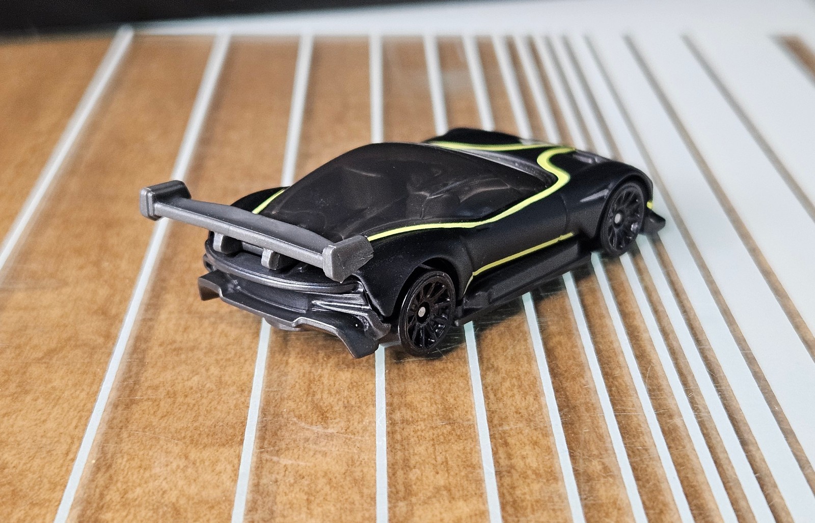 Hot Wheels 2025 HW Motor Show 5 Pack Black Aston Martin Vulcan – Loose