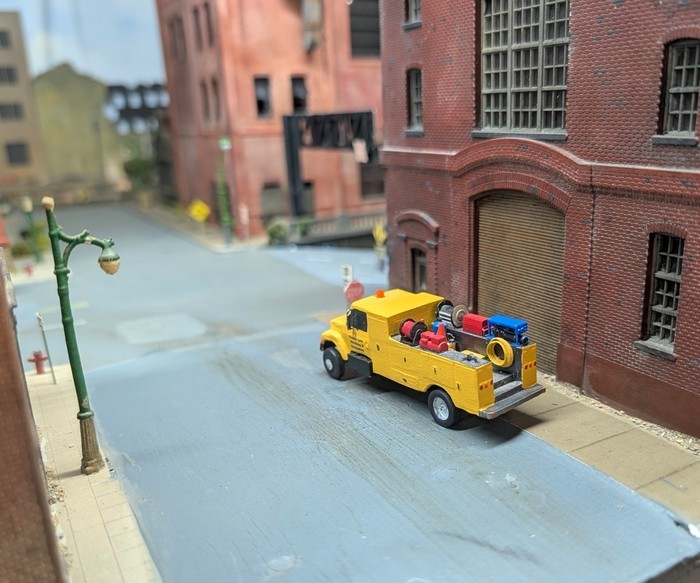 Custom Built 1/87 HO Scale International 4300 Heavy Duty Utility/Work Truck