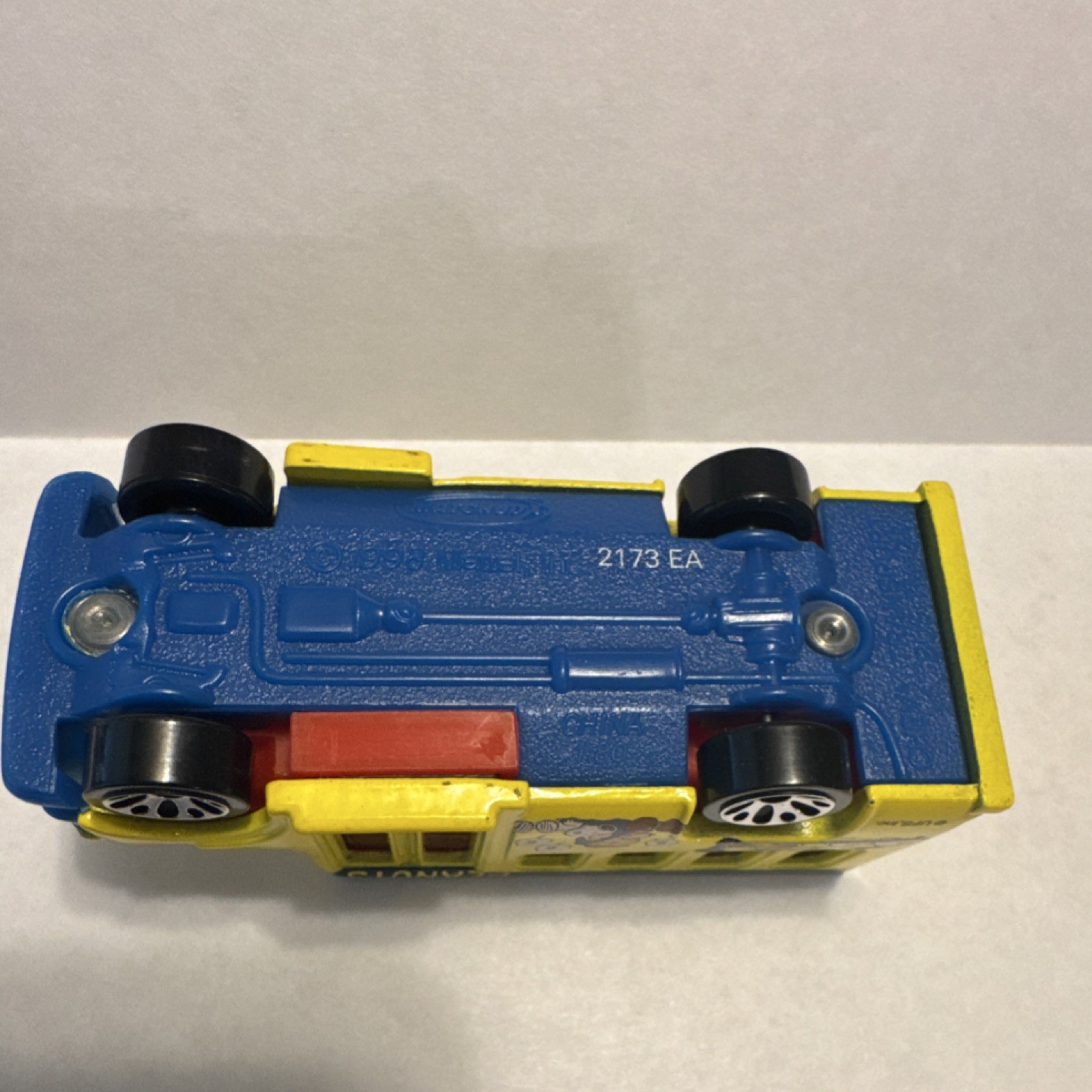 Vintage (1998) Matchbox Peanuts Yellow School Bus Diecast Toy Peanuts Gang Theme
