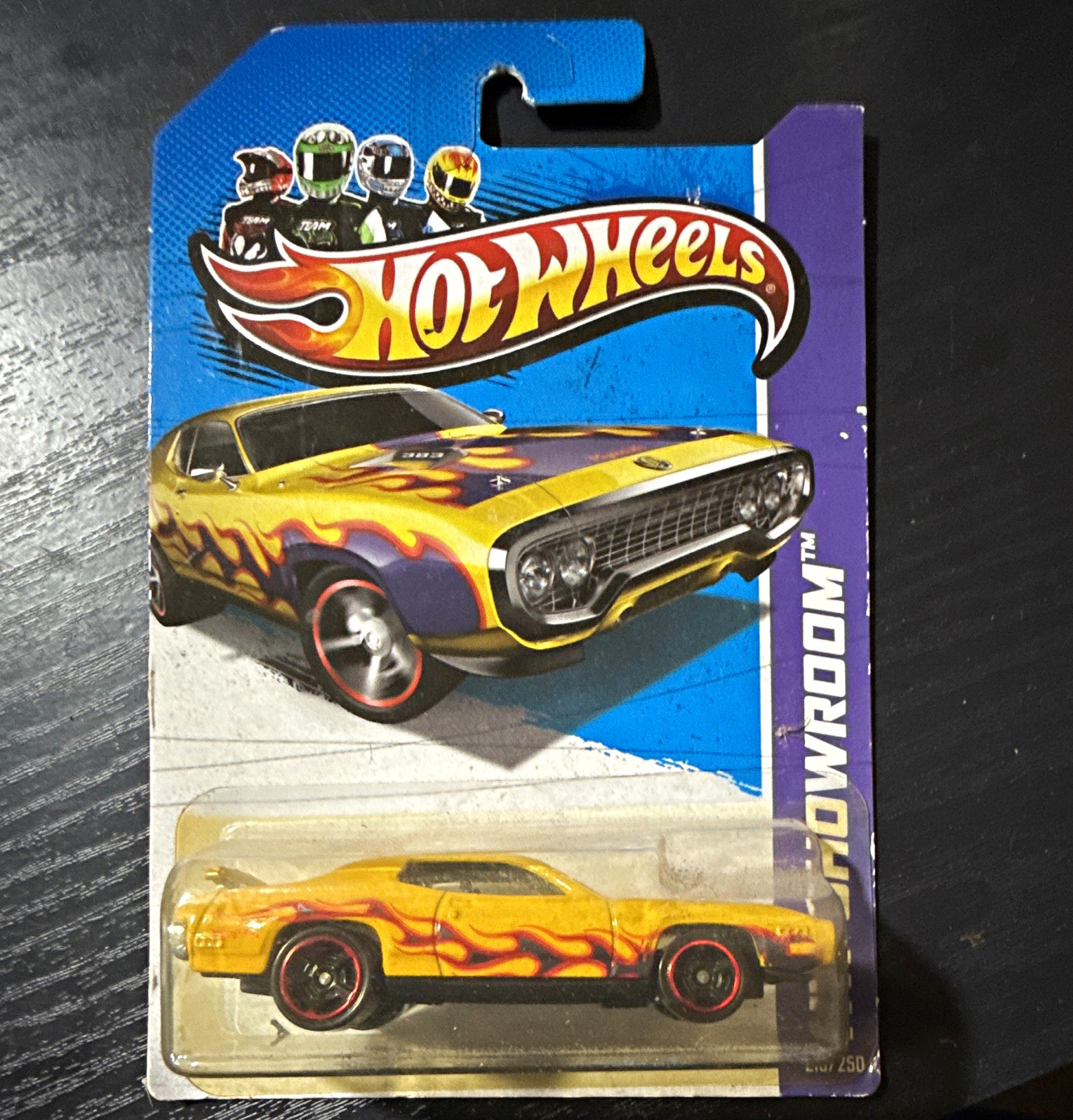 Hot Wheels 1:64 1971 Plymouth Road Runner Yellow Flames Unopened