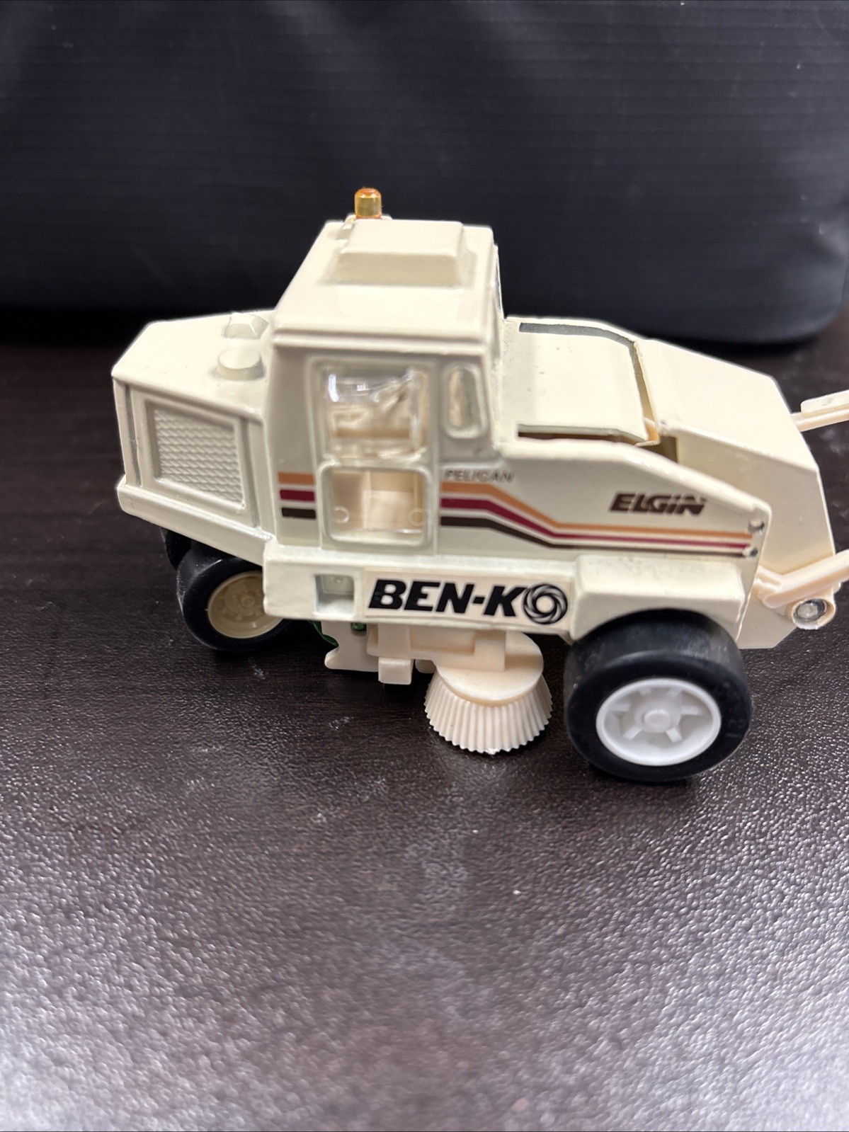 ✨1993 Road Champs Diecast Elgin Pelican Street Sweeper Truck✨