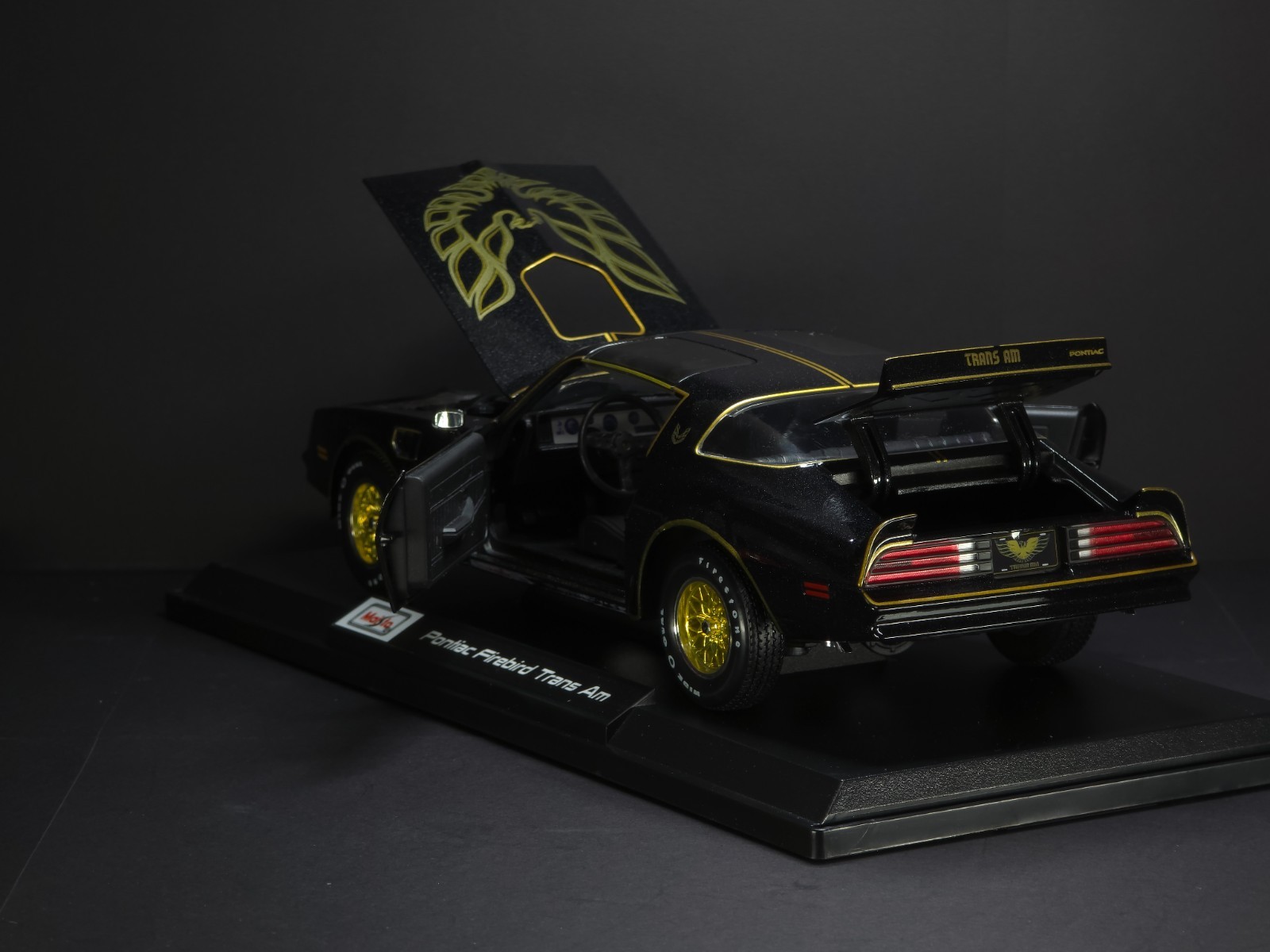 Pontiac Firebird Trans Am 1:18 Maisto Exclusive Style Special Edition – Black