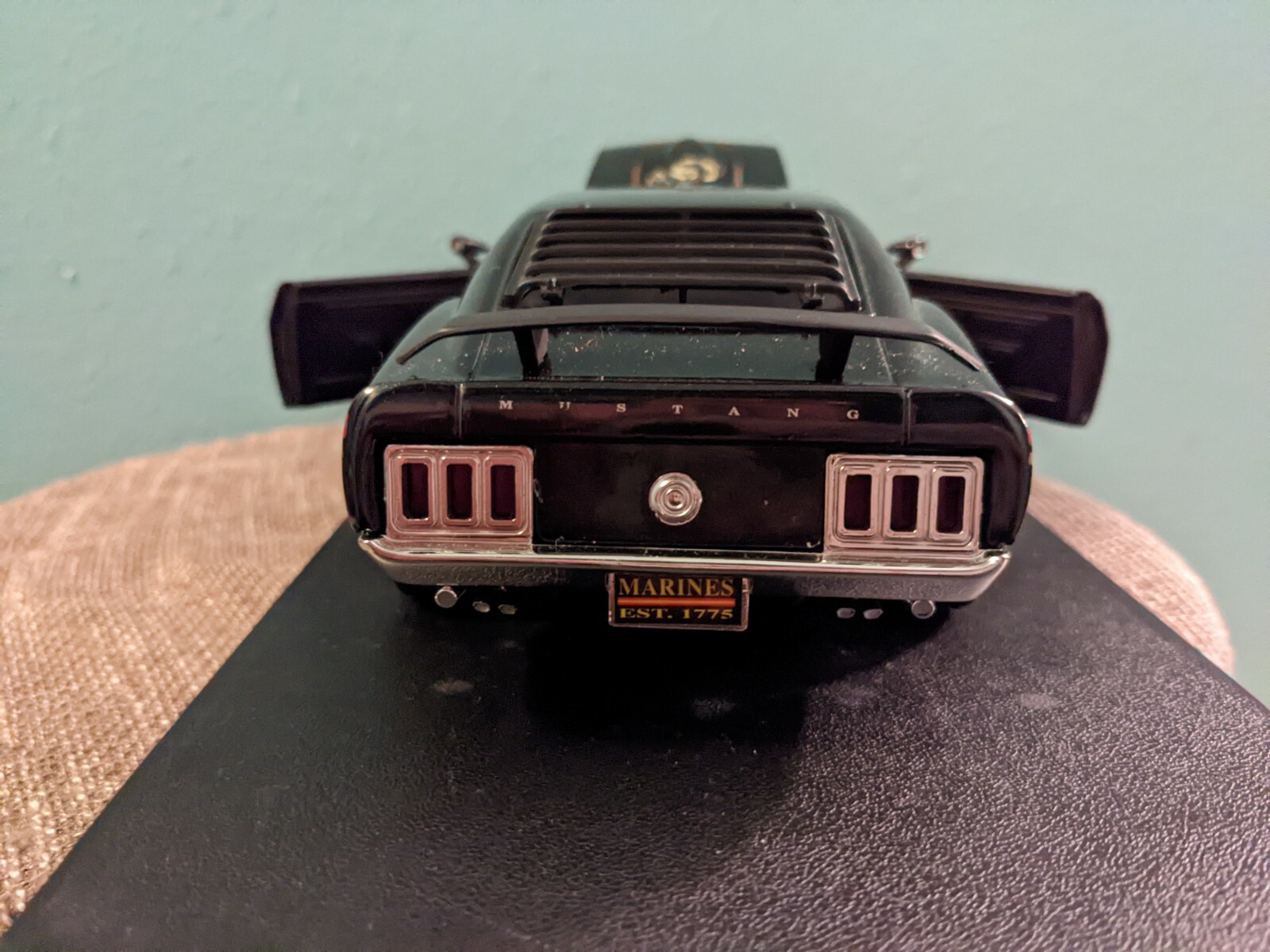 ERTL MARINE 1970 FORD MUSTANG BOSS 429 1:18 USMC