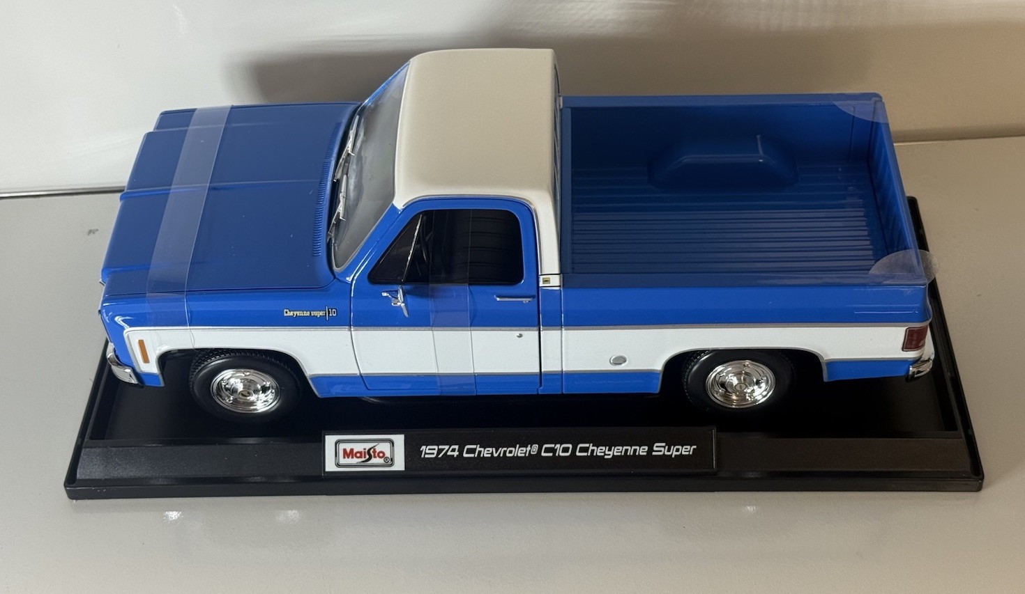 1974 Chevrolet C10 Cheyenne Super 1:18 Maisto Exclusive Style Special Edition