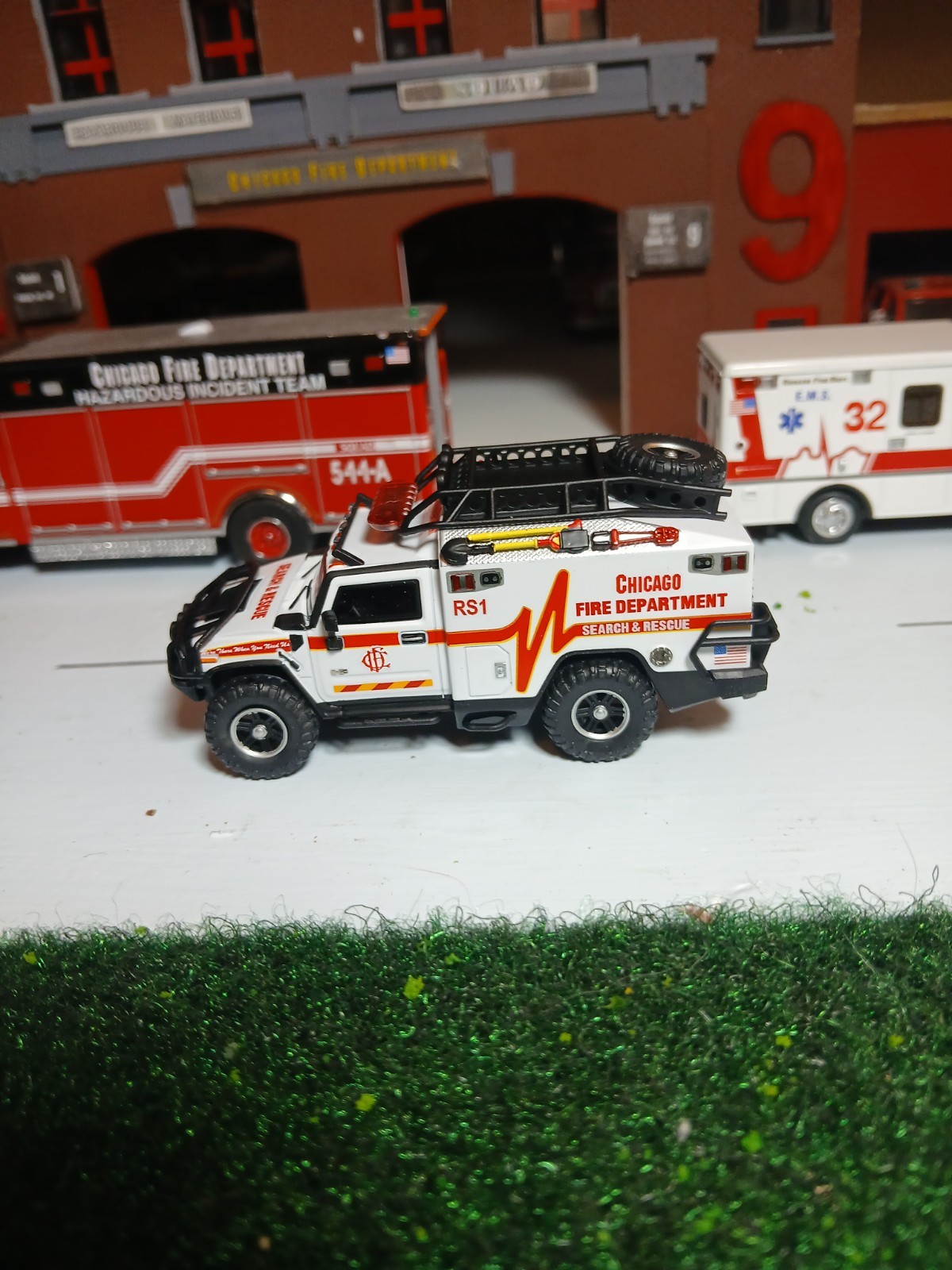 Code 3 1:64 MK Chicago Fire Dept. Hummer H2 Ambulance Kitbash Diecast. Rare