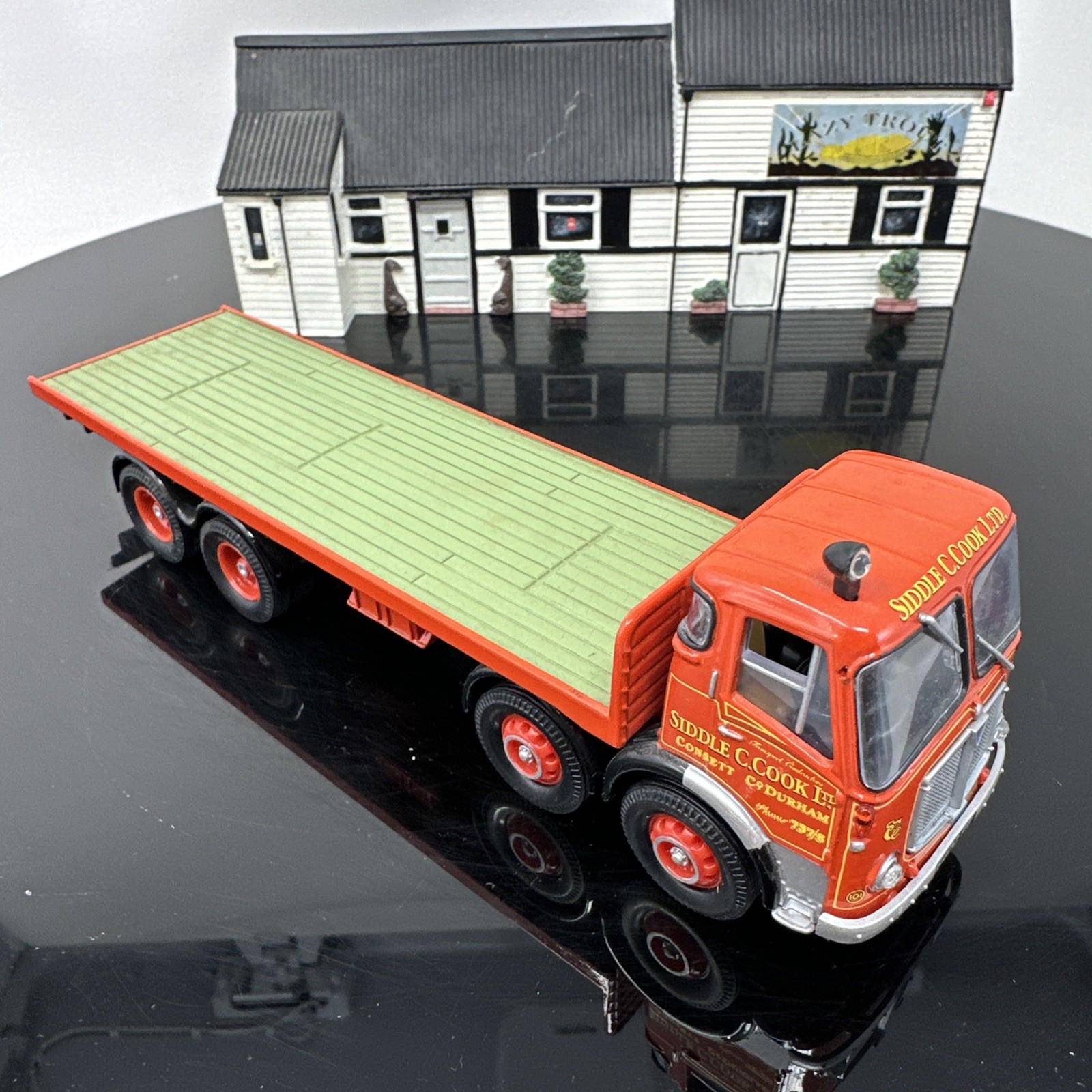 CORGI CC11501 -AEC MKV Mammoth Major Platform Lorry SIDDLE COOK -THE LAZY TROUT