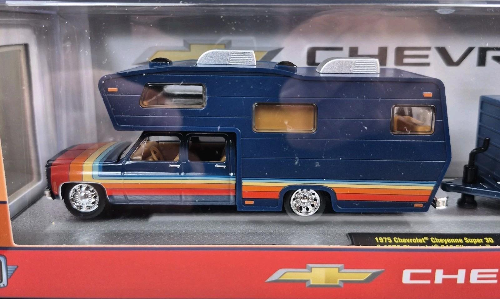 M2 MACHINES 1975 CHEVY CHEYENNE SUPER 30 CAMPER 1978 CHEVY C10 SILVERADO 1/64