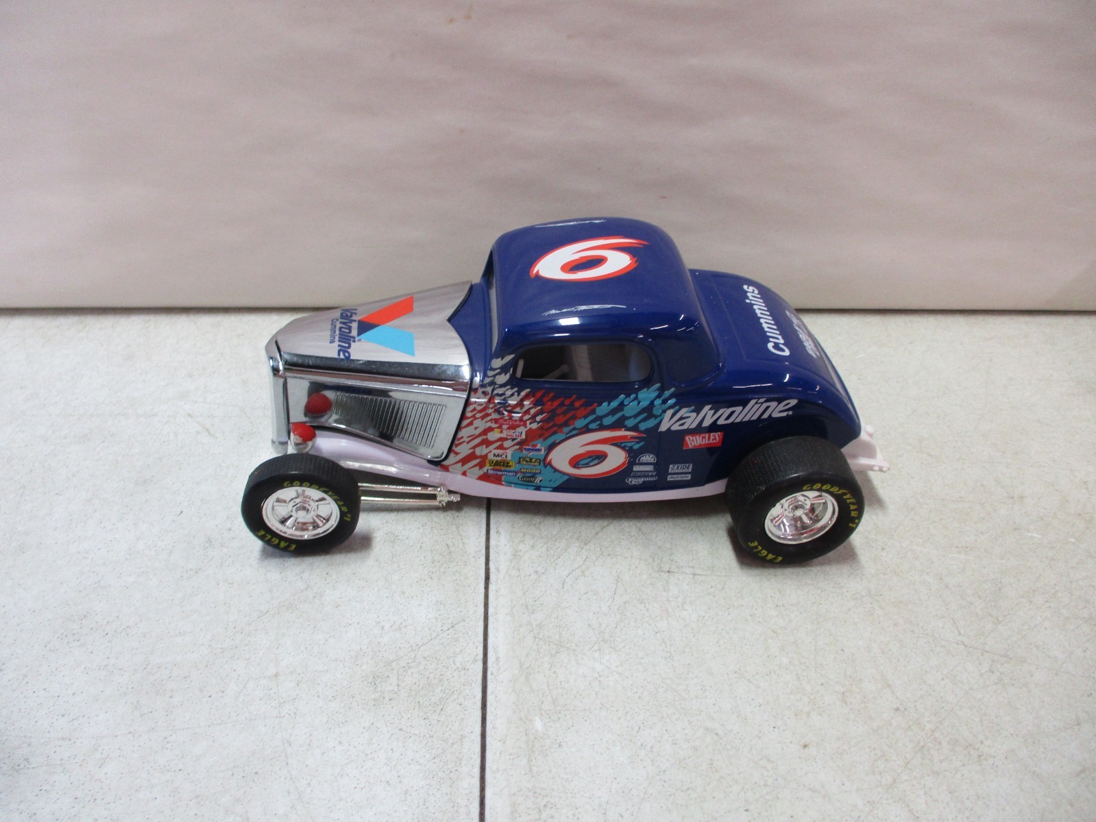 1998 Racing Champions Mark Martin Valvoline 1933 Ford
