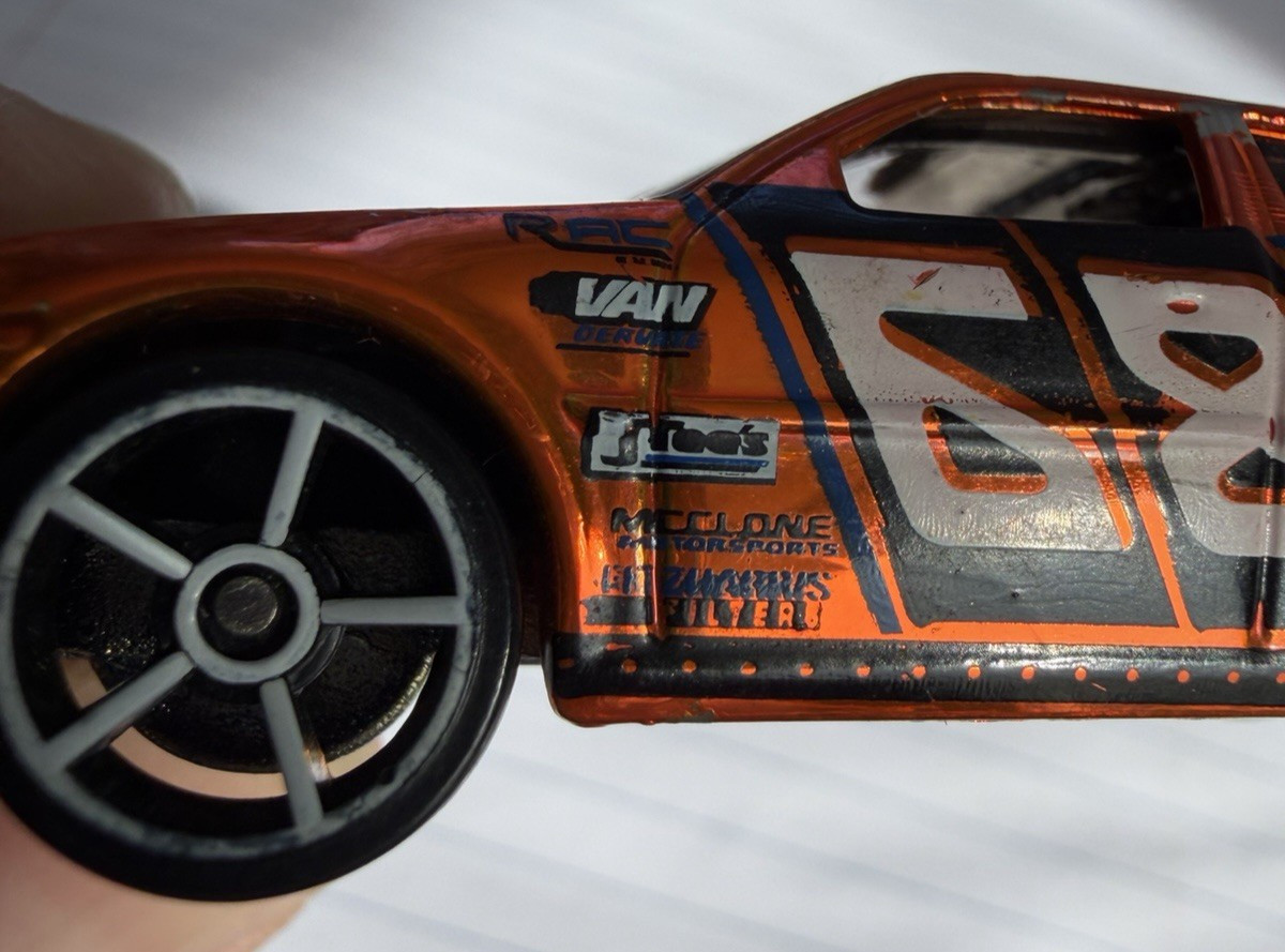 Hot Wheels DCC 2005 Chrysler 300C Hemi #68 Orange Mopar 1/64 Malaysia