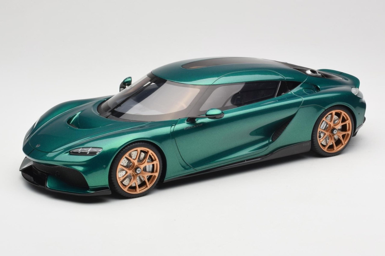 2024 Koenigsegg Gemera (GT888) Racing Green 1/18 scale model by GT Spirit (New)