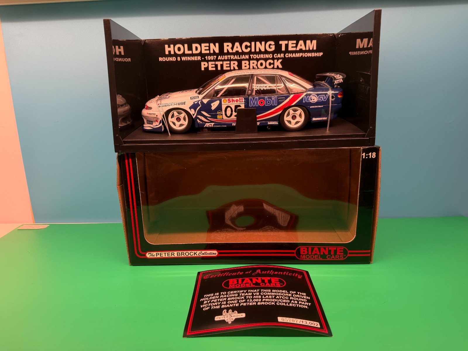 Biante 1:18 Peter Brock Holden VS Commodore HRT 1997 Round 8 Winner #05 COA LE
