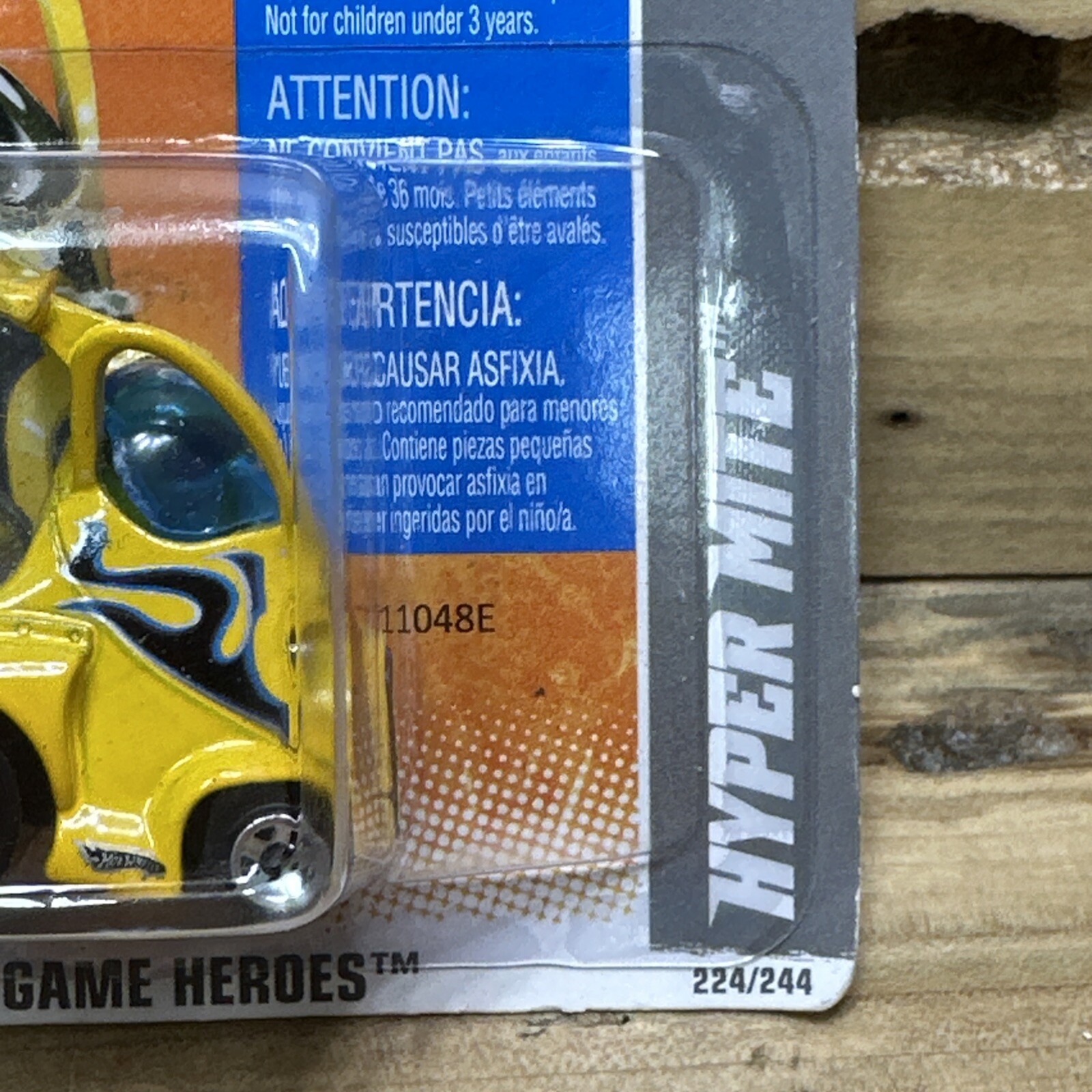 Hot Wheels Hyper Mite HW Video Game Heroes Yellow Short Card 1:64 NIB K907