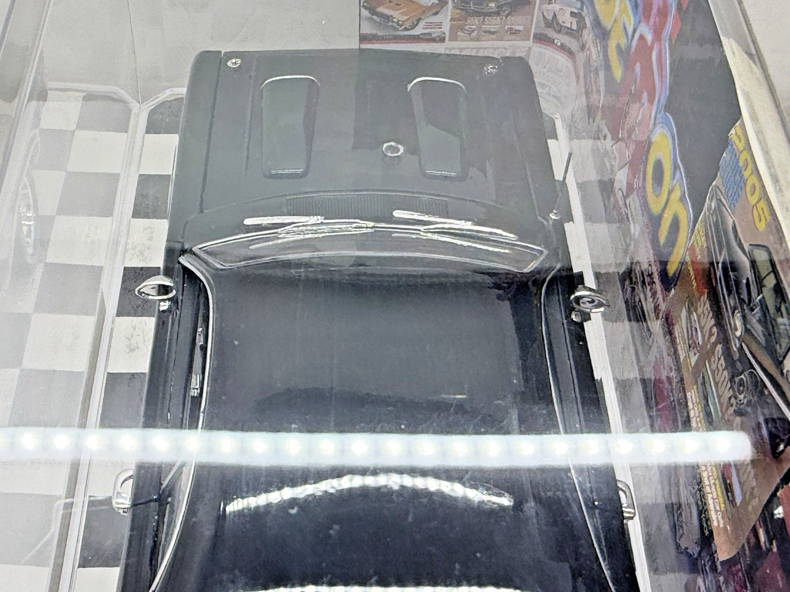 Auto World American Muscle 1971 Dodge Demon 340 Model Car 1:18 in Case Bx7-6