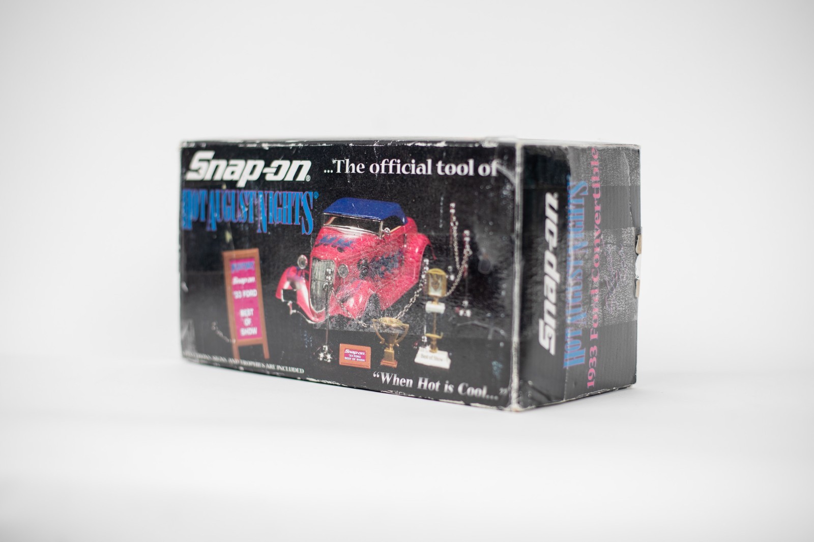Snap-On Hot August Nights ’33 Ford Street Rod Die Cast Car w/ Signs & Trophies