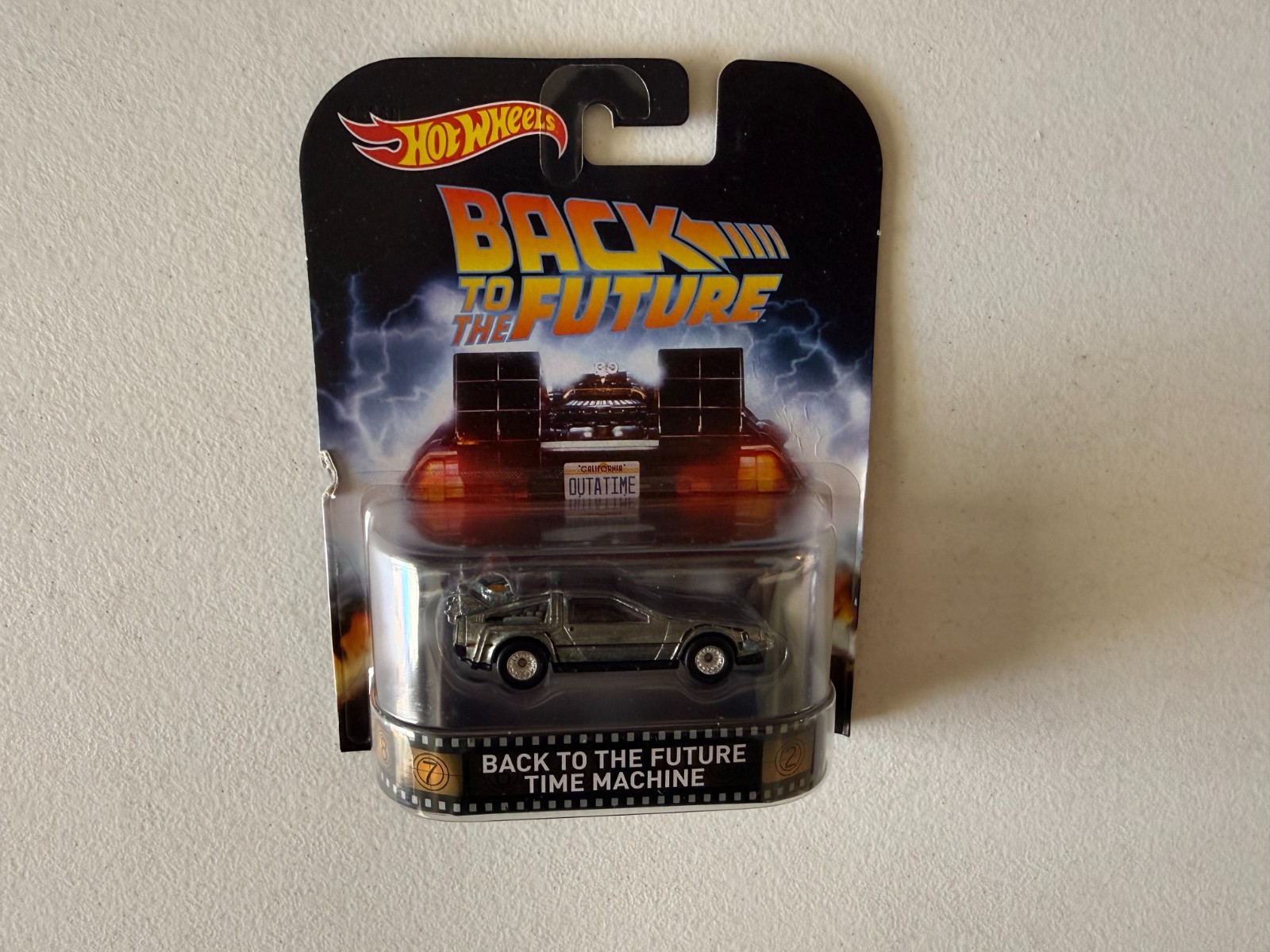 Hot Wheels 2015 Retro Entertainment Back to the Future Time Machine BK1