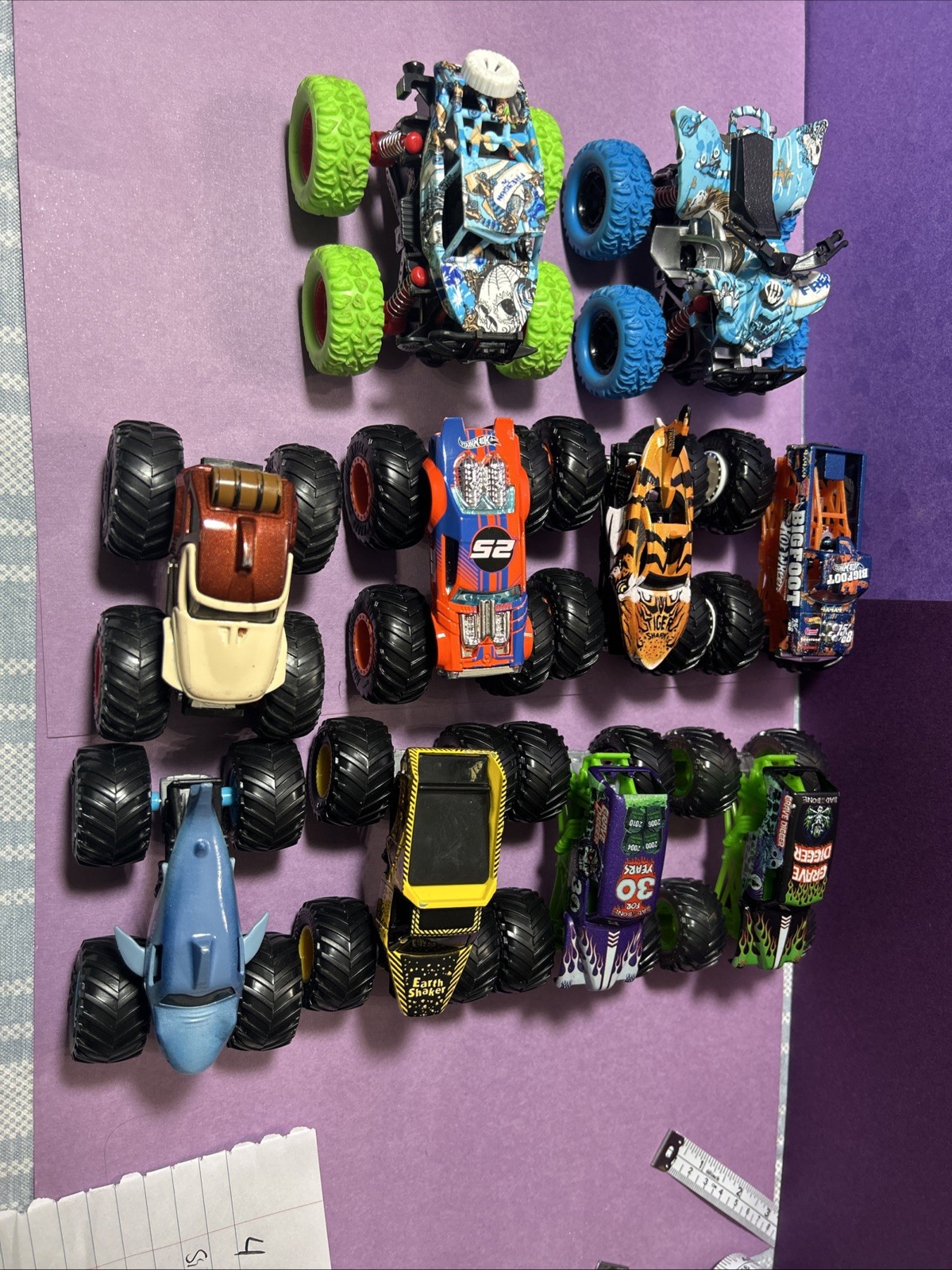 Lot Of 10 Toys Car! 4Hot wheels Truck/1 Kinsfin/1 Speed Zone /4 Spin Master Pics