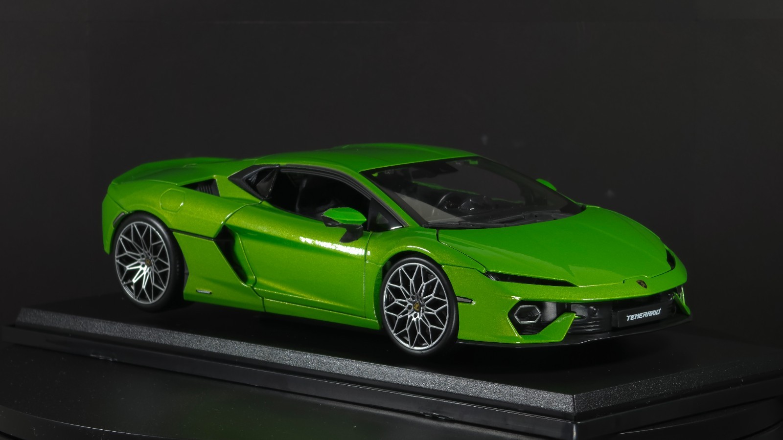 Lamborghini Temerario 1:18 Maisto Exclusive Style Special Edition – Green
