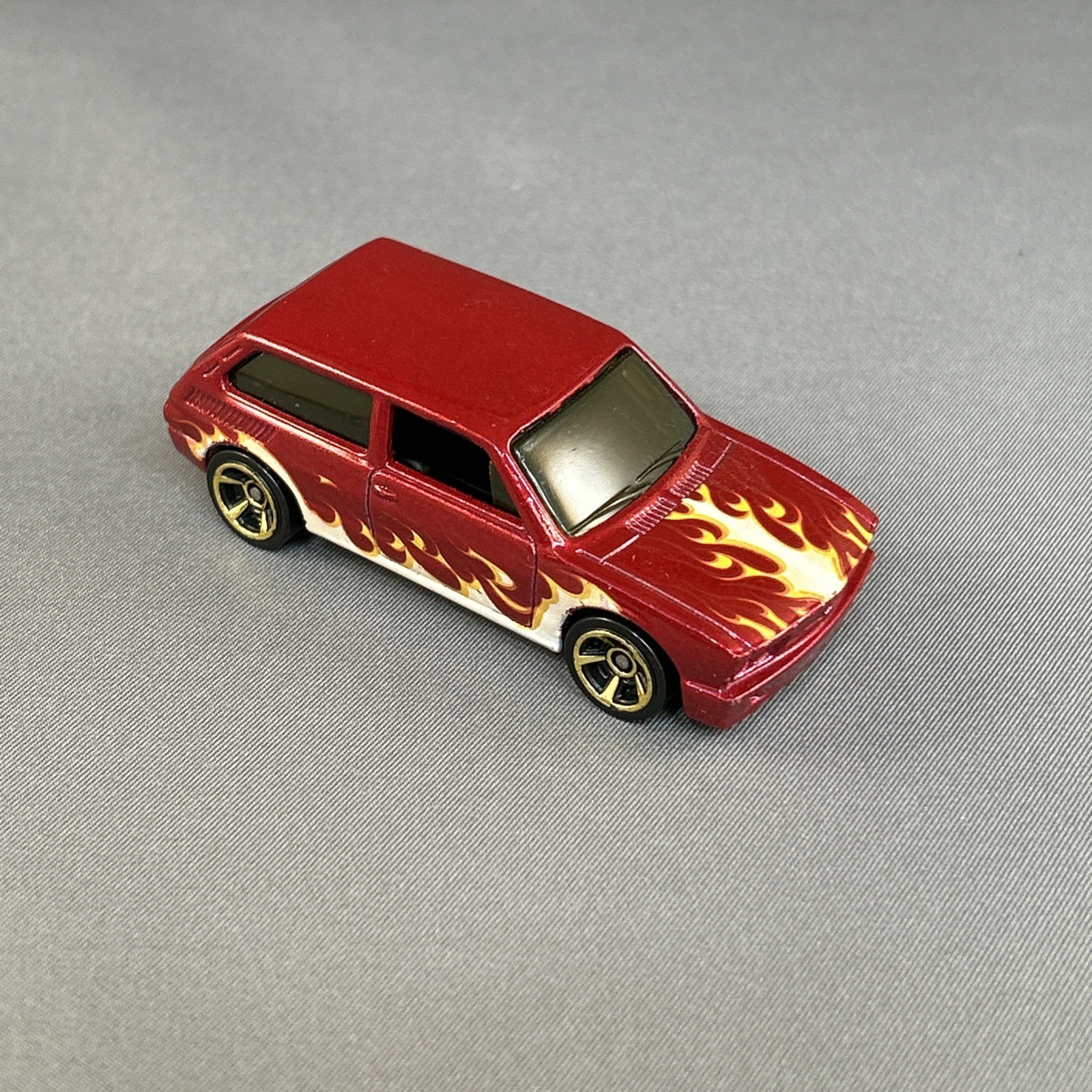 2012 Hot Wheels Heat Fleet – Volkswagen Brasilia – Red w/ Flames