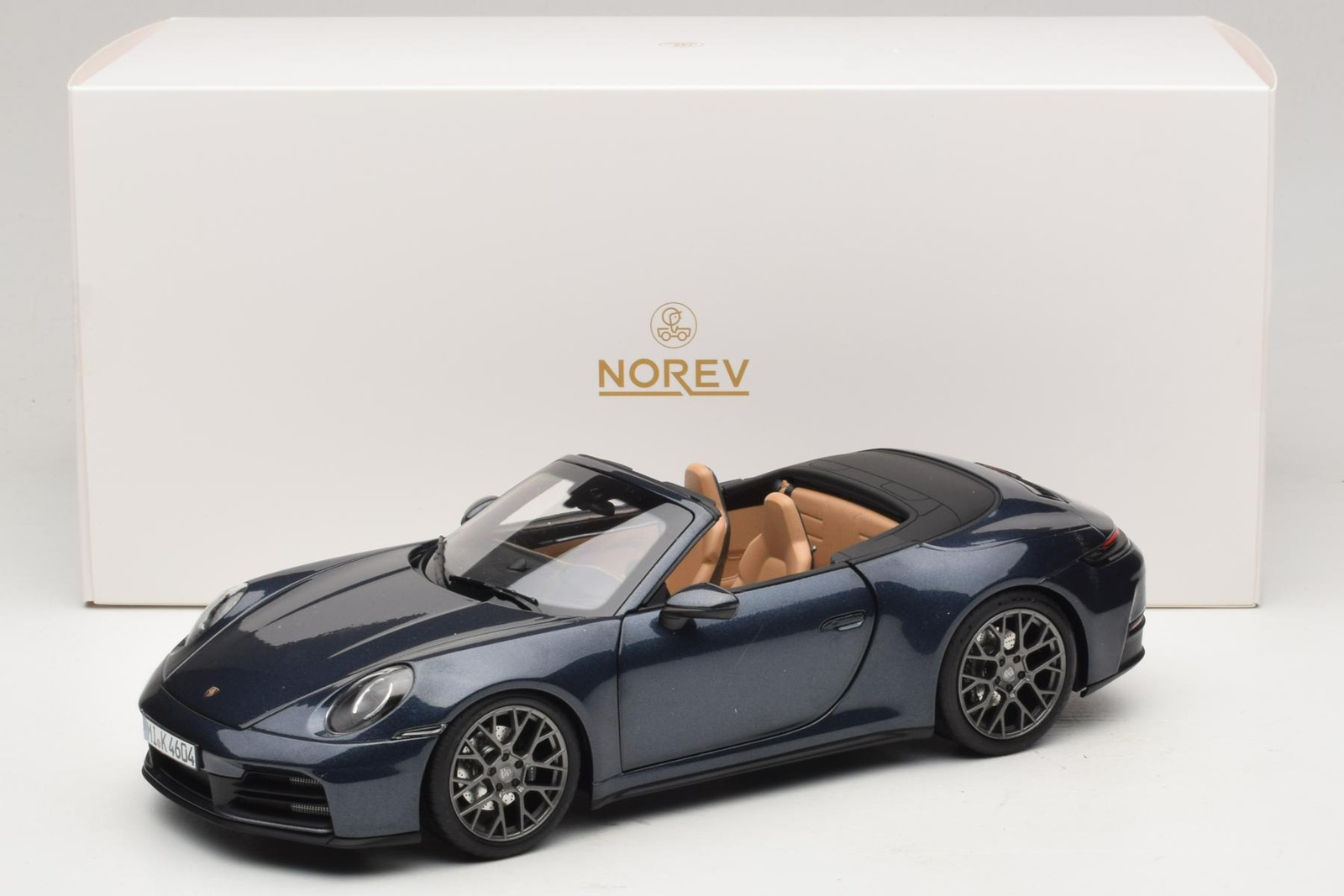 187180 Porsche 911 992.2 Carrera Cabriolet Yachting Blue Norev 1/18