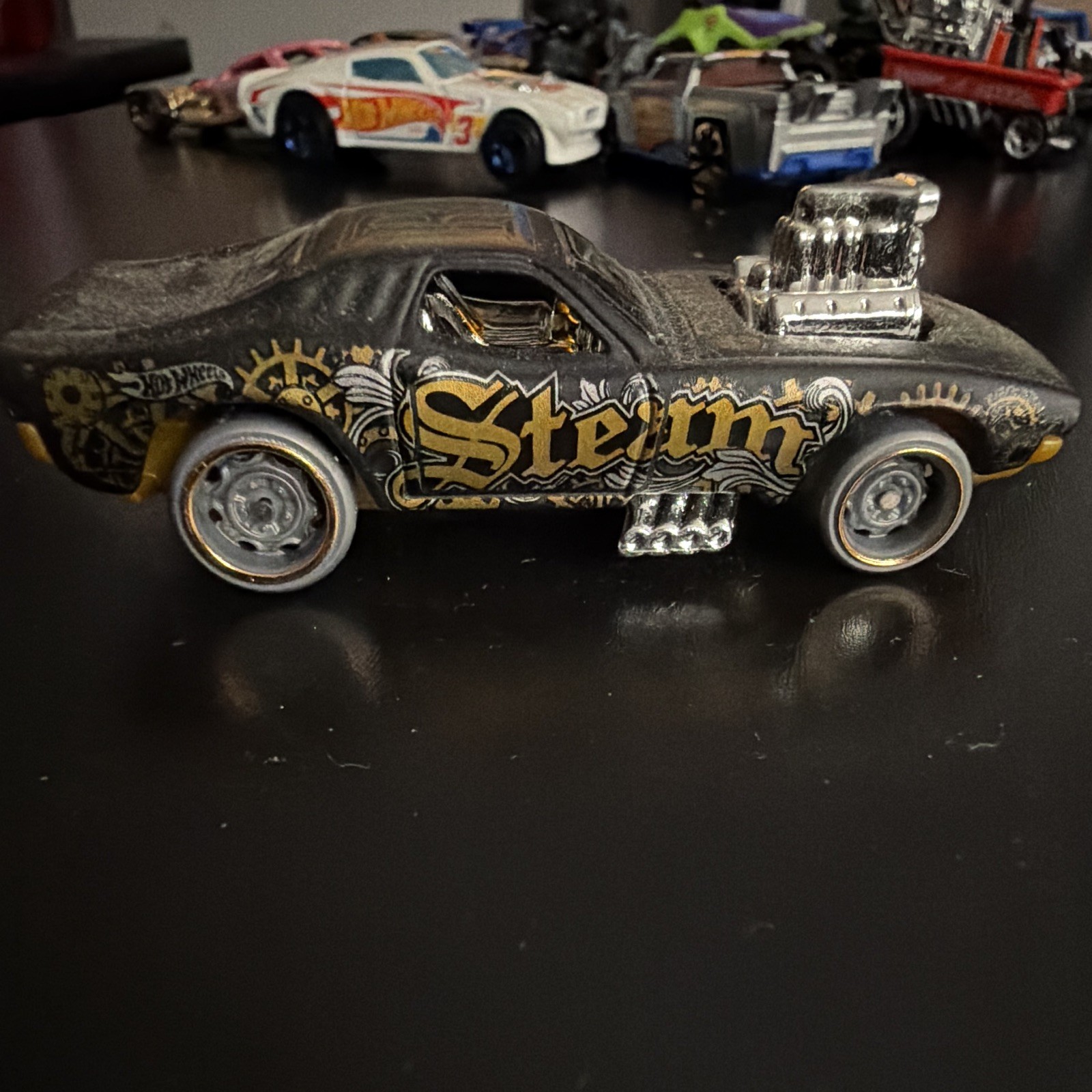 Hot Wheels 1:64 1970 Dodge Rodger Dodger Steampunk Black/Gold Chrome Engine