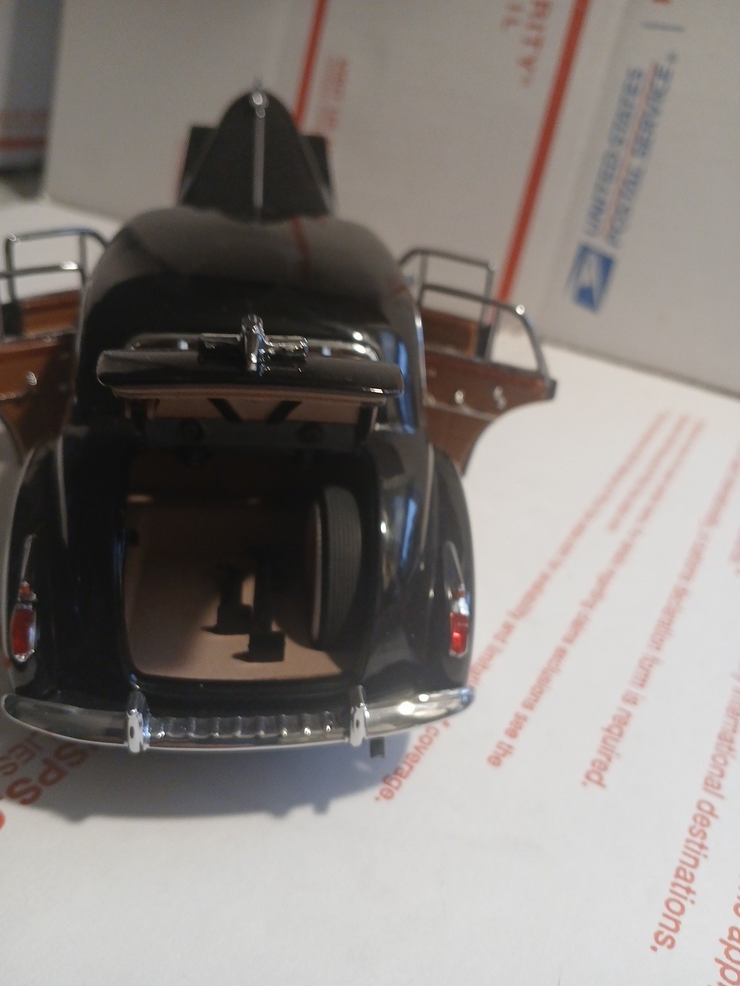 1941 Cadillac Fleetwood Series 60 Special 1:24 Diecast Danbury Mint