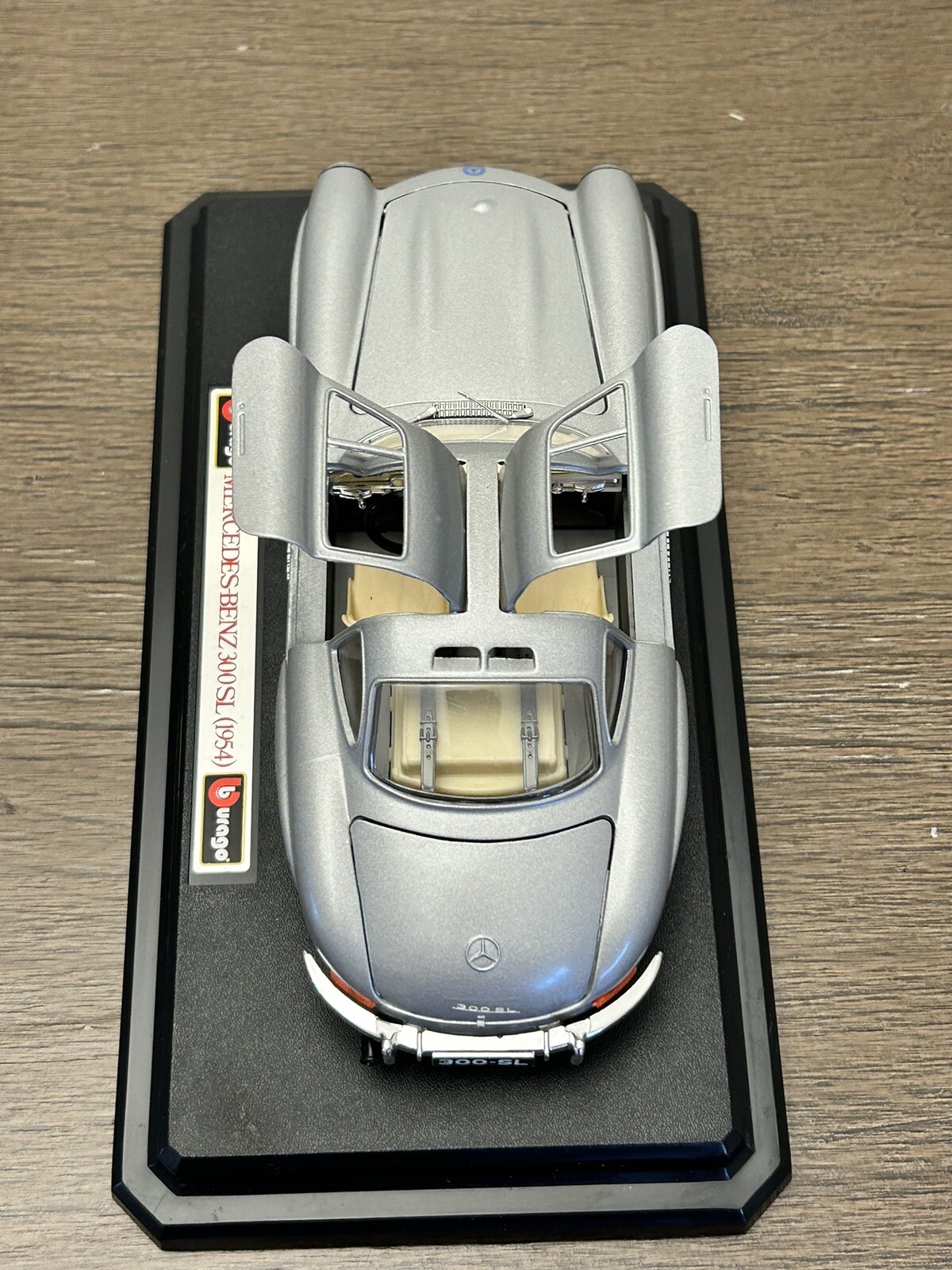 Burago Mercedes Benz 300SL 1954 1/24 Scale Gull Wing Diecast With Stand