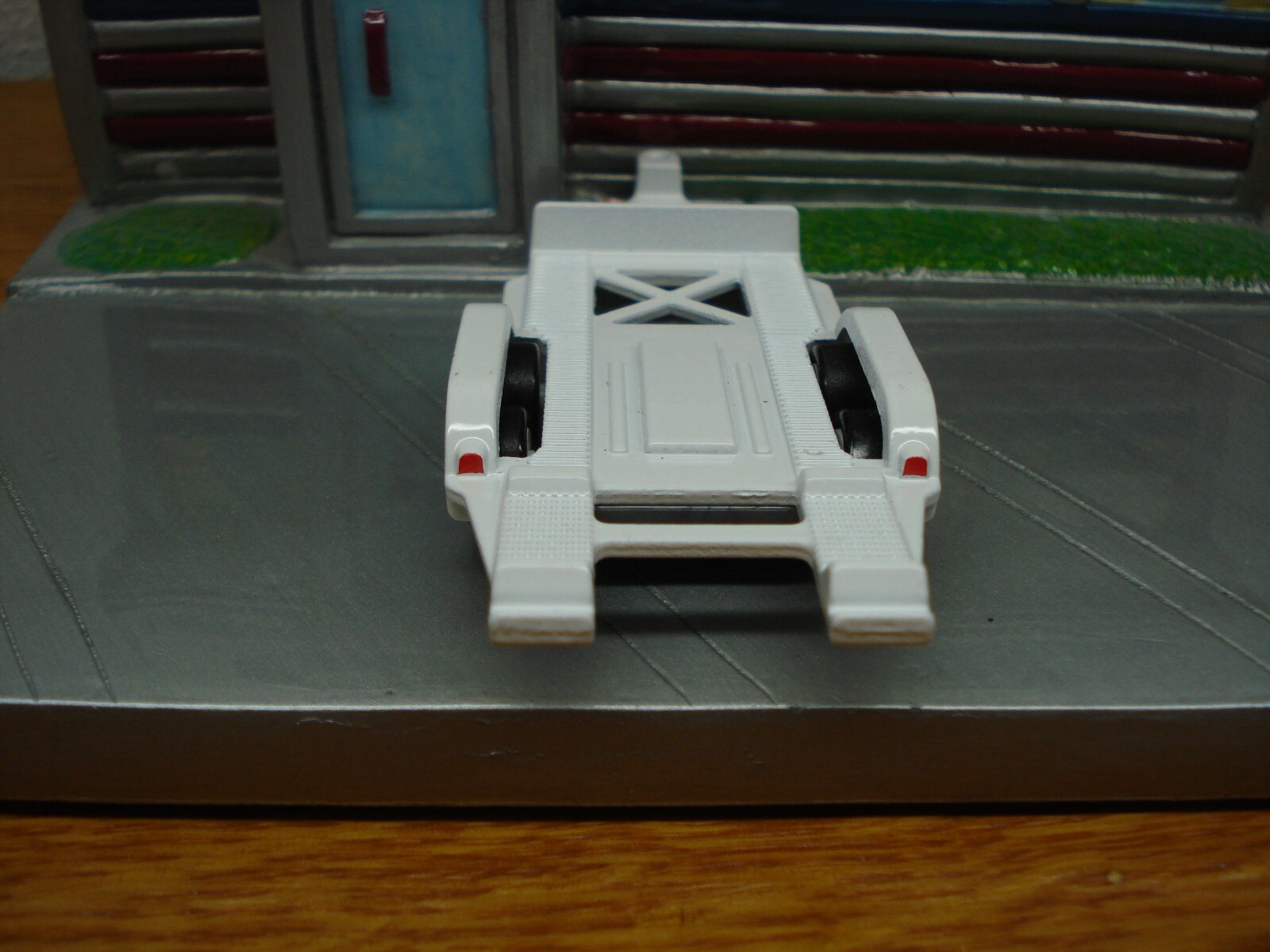 Hot Wheels Single Car Trailer Loose white Team Transport Real Riders, Metal Base